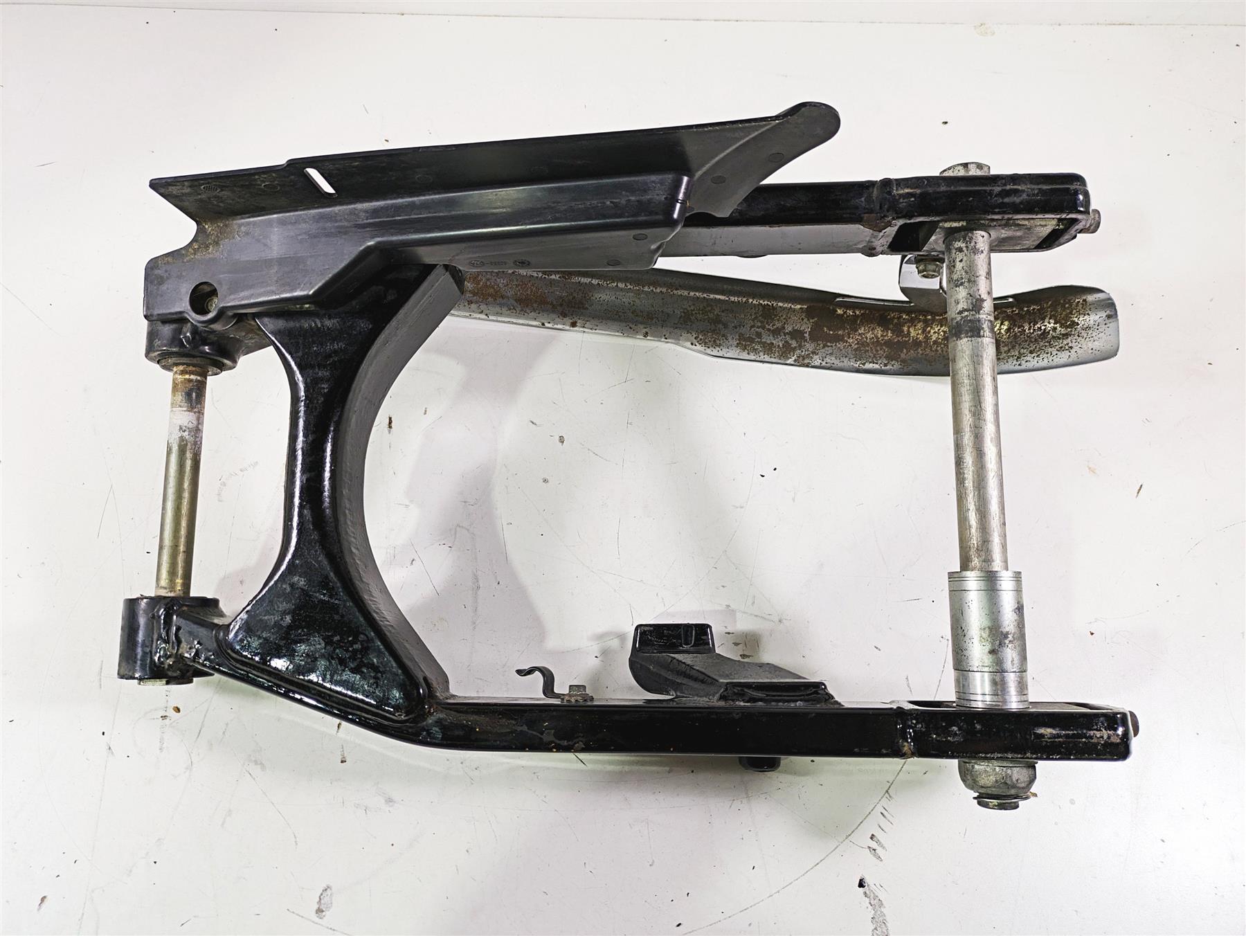 2012 Harley FLD Dyna Switchback Rear Swingarm & Belt Guards 47820-10 {{ shop.shopifyCountryName }} - Mototech271