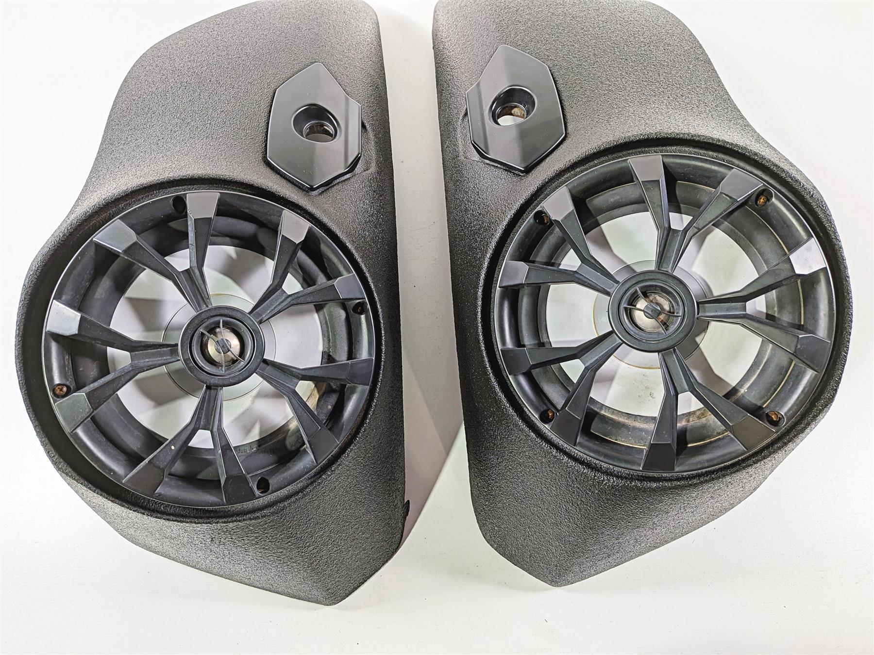 2016 Victory Cross Country Wrinkle Black Saddlebag Lid & Speaker Set {{ shop.shopifyCountryName }} - Mototech271
