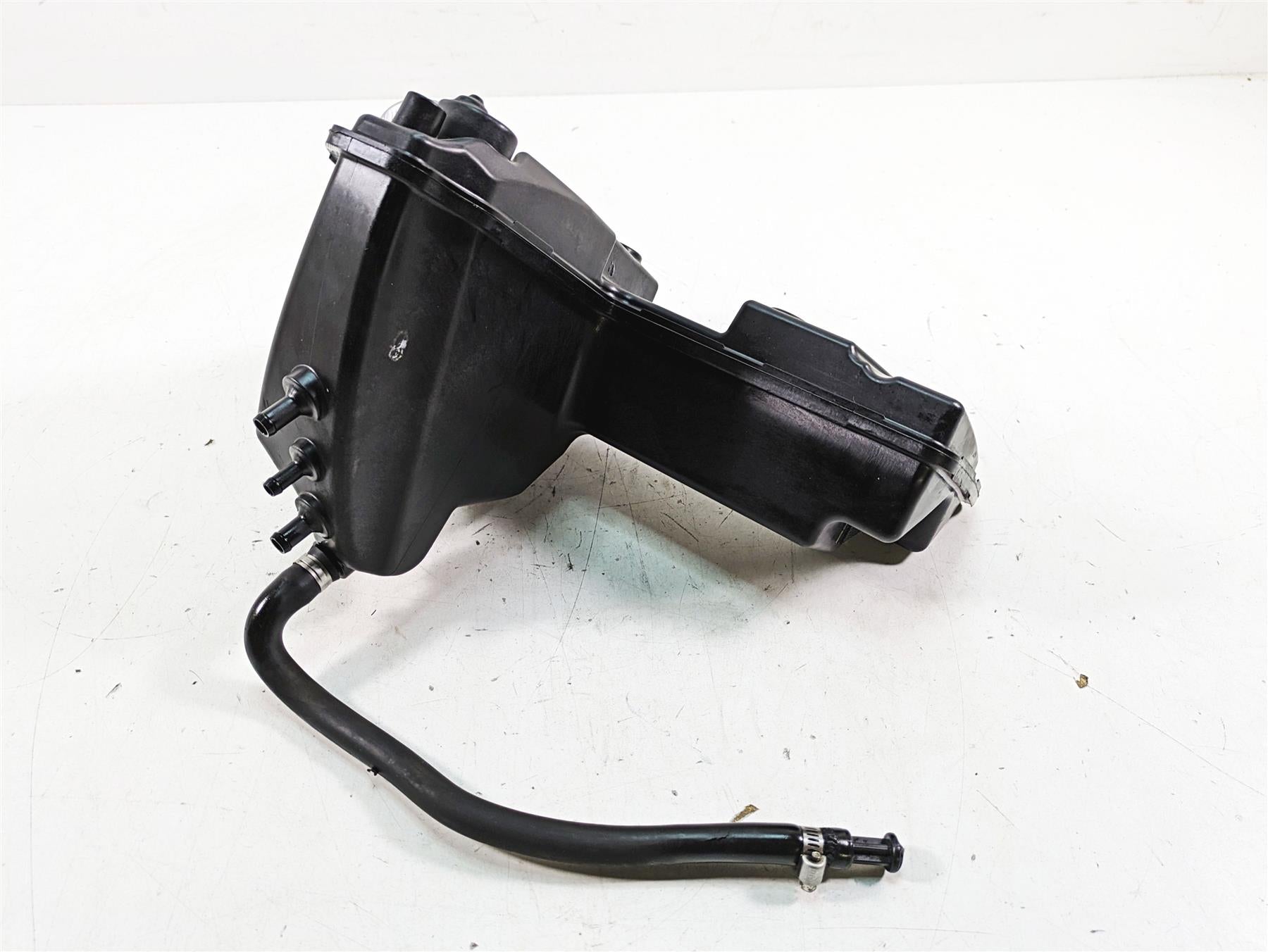 2017 Harley XL883 N Sportster Iron Oil Tank Reservoir & Dip Stick 62500017 {{ shop.shopifyCountryName }} - Mototech271