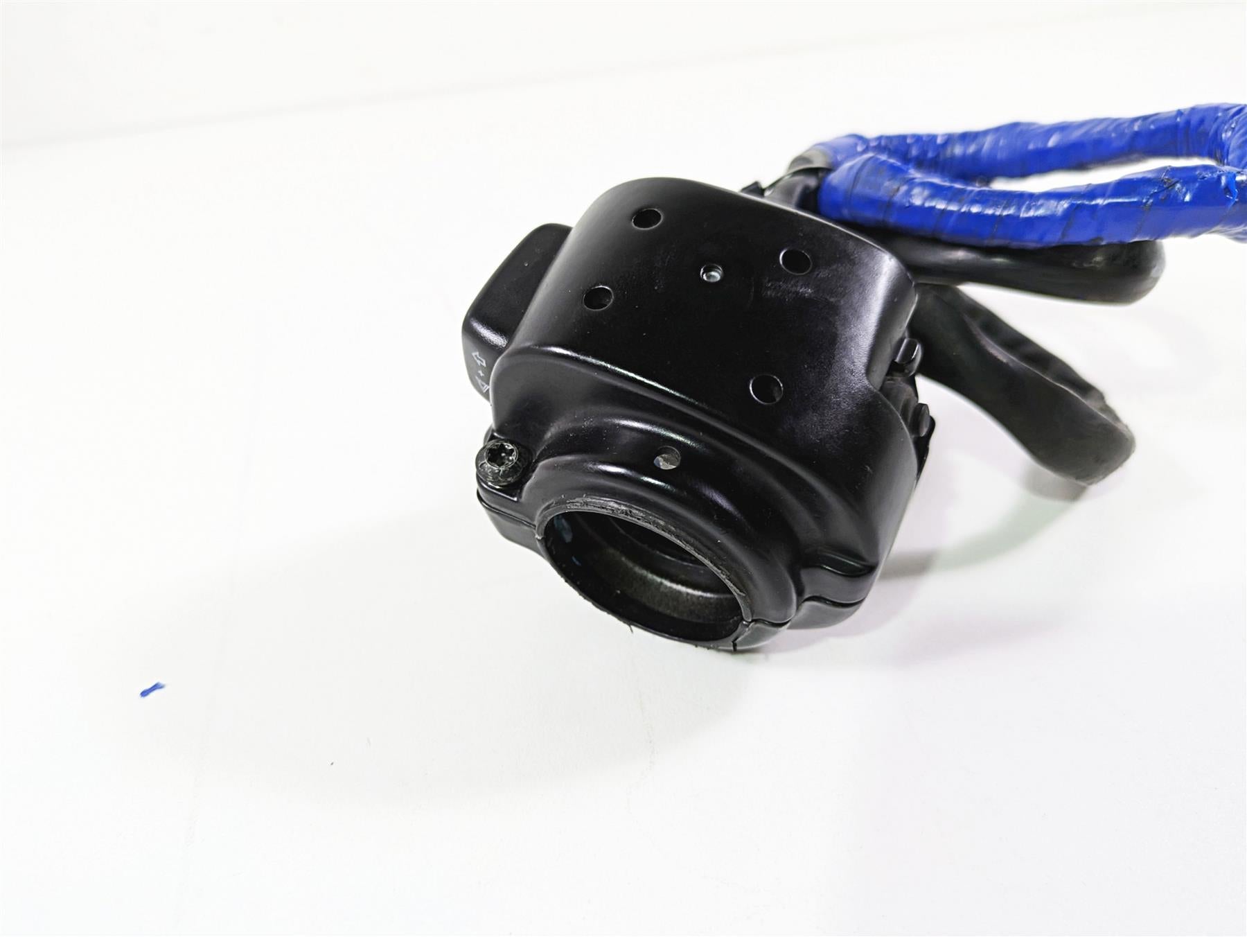 2009 Harley FLSTSB Cross Bones Left Hand Control Switch - Read 71682-06A {{ shop.shopifyCountryName }} - Mototech271