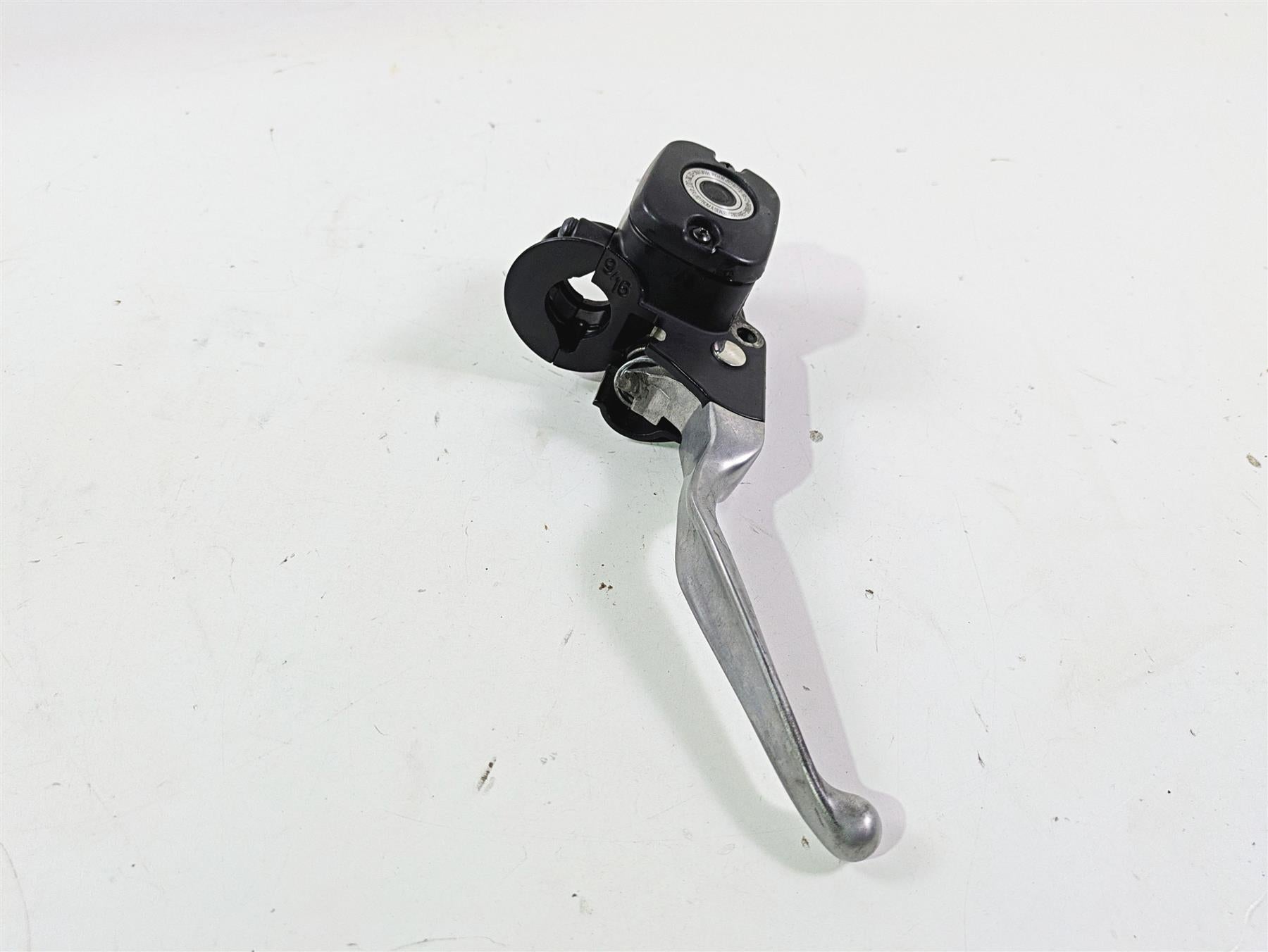 2016 Harley FXDWG Dyna Wide Glide Front Brake Master Cylinder 9/16" 45029-11D {{ shop.shopifyCountryName }} - Mototech271