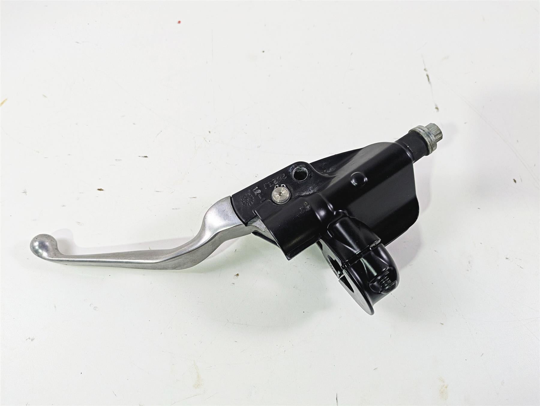 2014 Harley FLS Softail Slim Front Brake Master Cylinder 9/16" 45029-11D {{ shop.shopifyCountryName }} - Mototech271