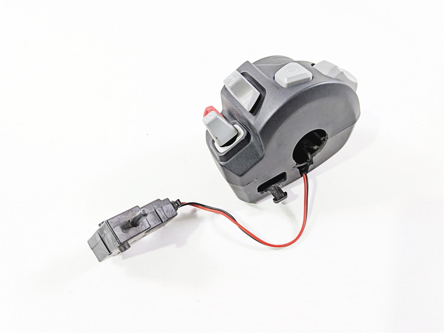 2019 Triumph Speed Triple RS 1050 Left Hand Control Switch Cruise T2044781 {{ shop.shopifyCountryName }} - Mototech271