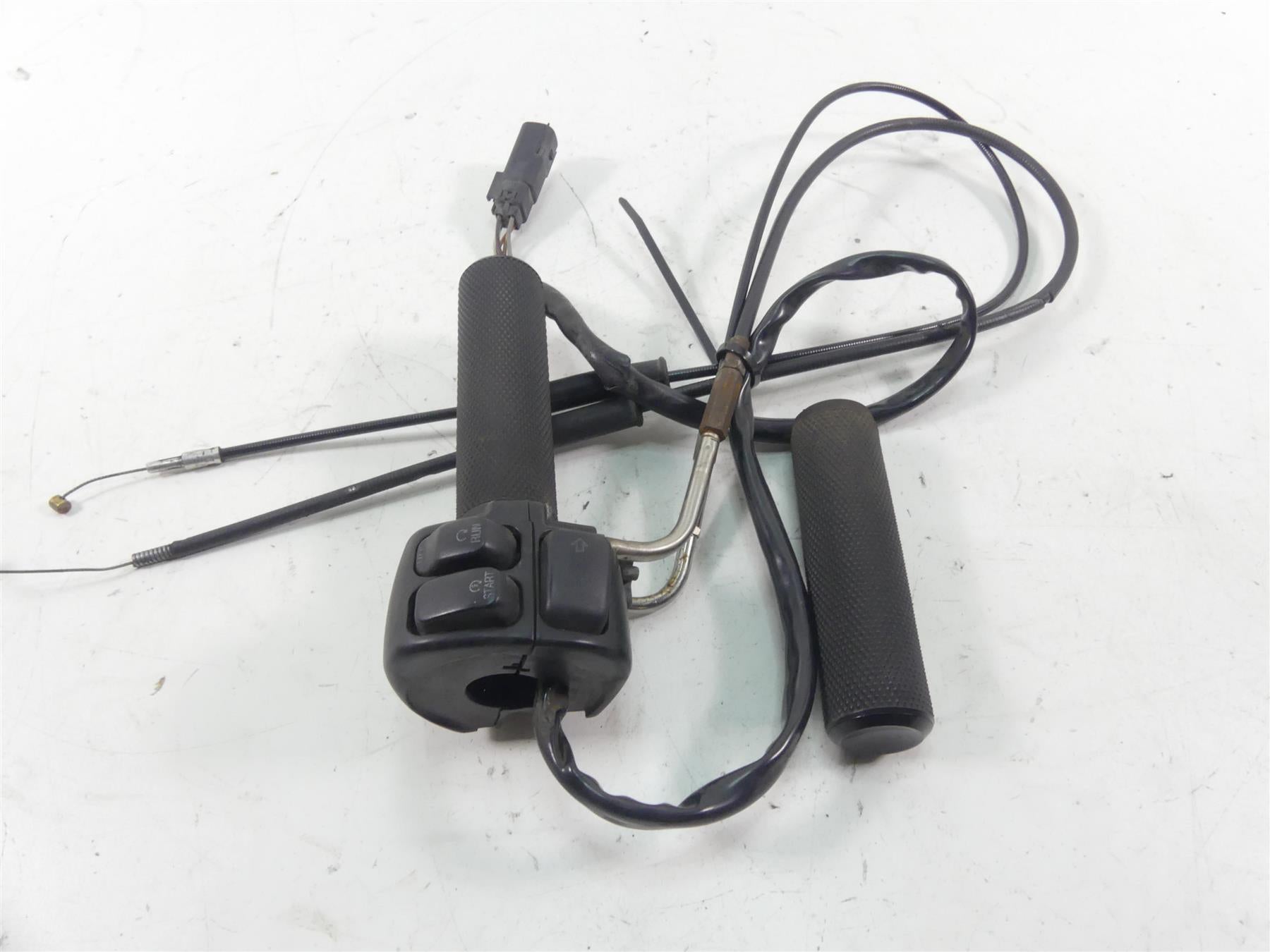 2013 Harley VRSCDX Night Rod Special Right Hand Start Control Switch 71684-06A {{ shop.shopifyCountryName }} - Mototech271