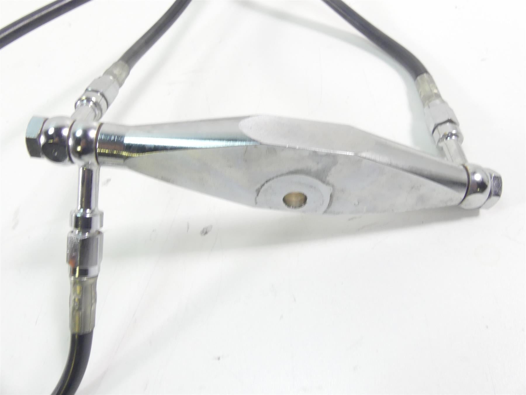 2011 Harley VRSCF Muscle Rod Front Brake Caliper + Lines Set 44732-08 44731-08 {{ shop.shopifyCountryName }} - Mototech271