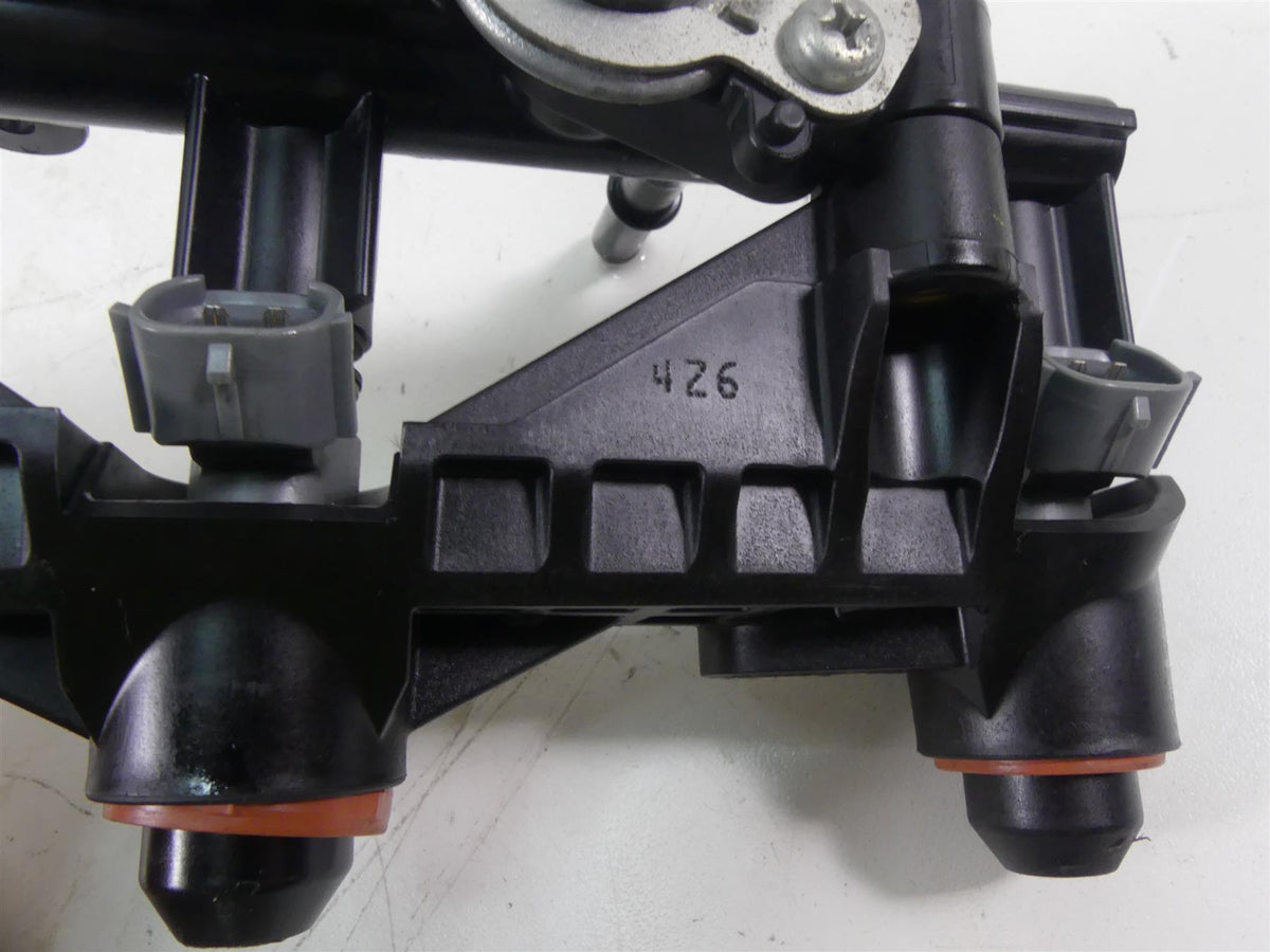 2015 Yamaha MT09 FZ09 Fuel Injection Injector Rail 1RC-13930-00-00 {{ shop.shopifyCountryName }} - Mototech271