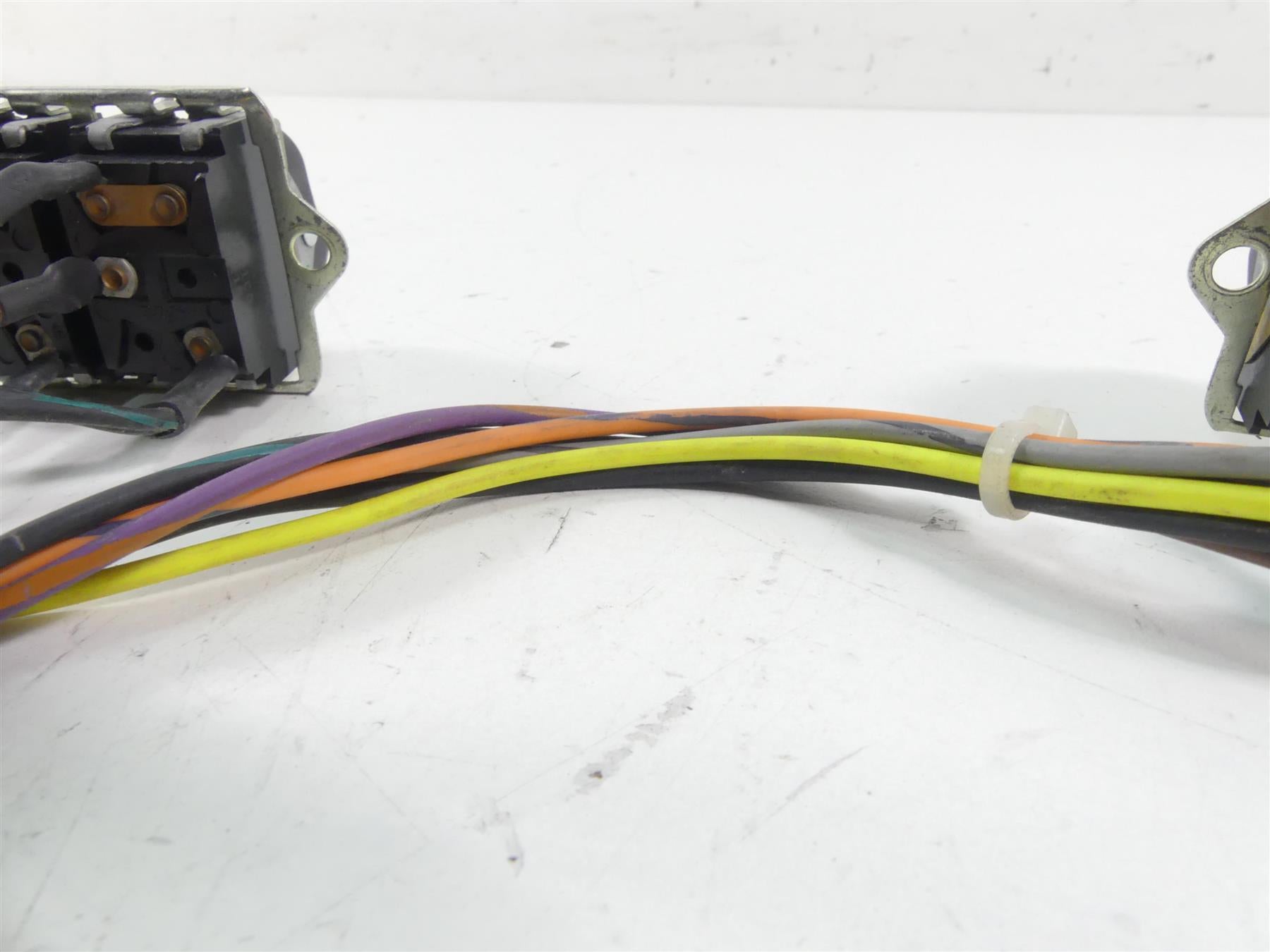2012 Harley Touring FLHTK Electra Glide Auxiliary Switch Knob Set 70271-98 {{ shop.shopifyCountryName }} - Mototech271