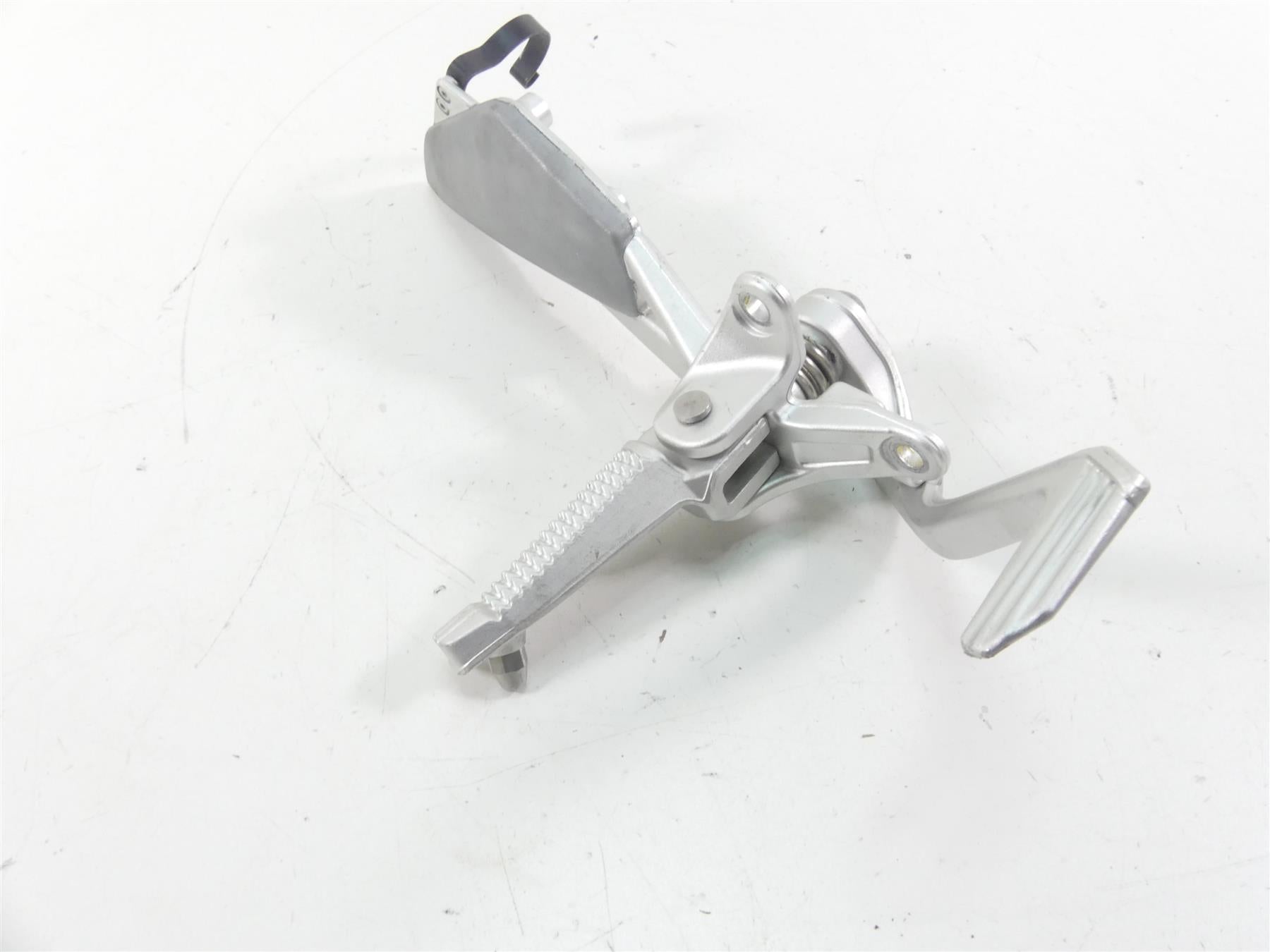 2009 BMW K1300 S K40 Right Footpeg Foot Peg& Brake Ped 46717660154 {{ shop.shopifyCountryName }} - Mototech271