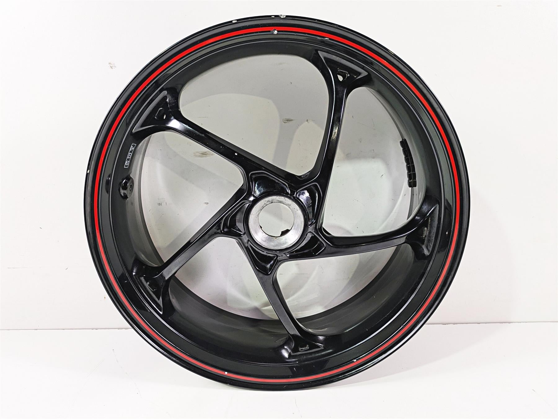 2019 Triumph Speed Triple RS 1050 Straight Rear Wheel Rim 17x6 T2010574 {{ shop.shopifyCountryName }} - Mototech271
