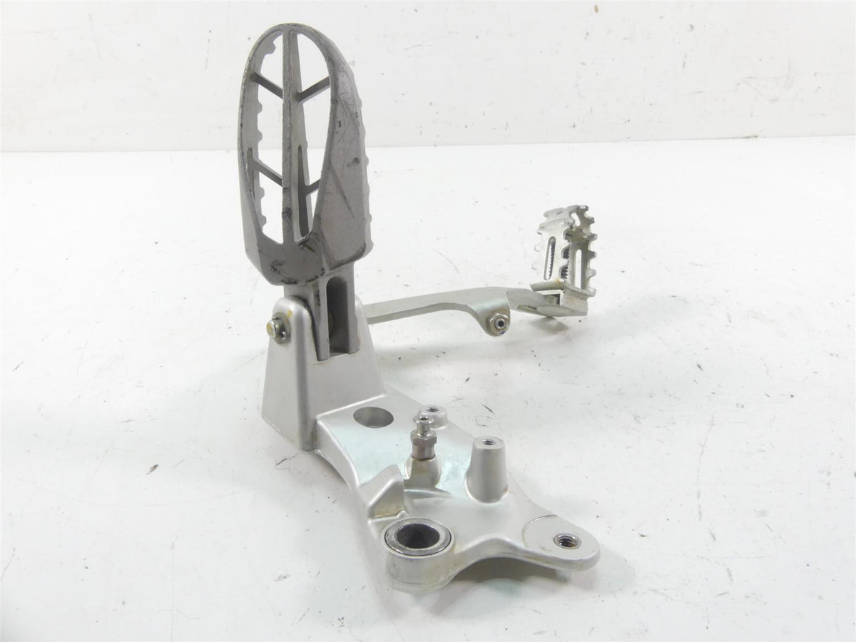 2020 Ducati Multistrada 1260 Enduro Right Front Footpeg & Brake Pedal 82422892AA {{ shop.shopifyCountryName }} - Mototech271