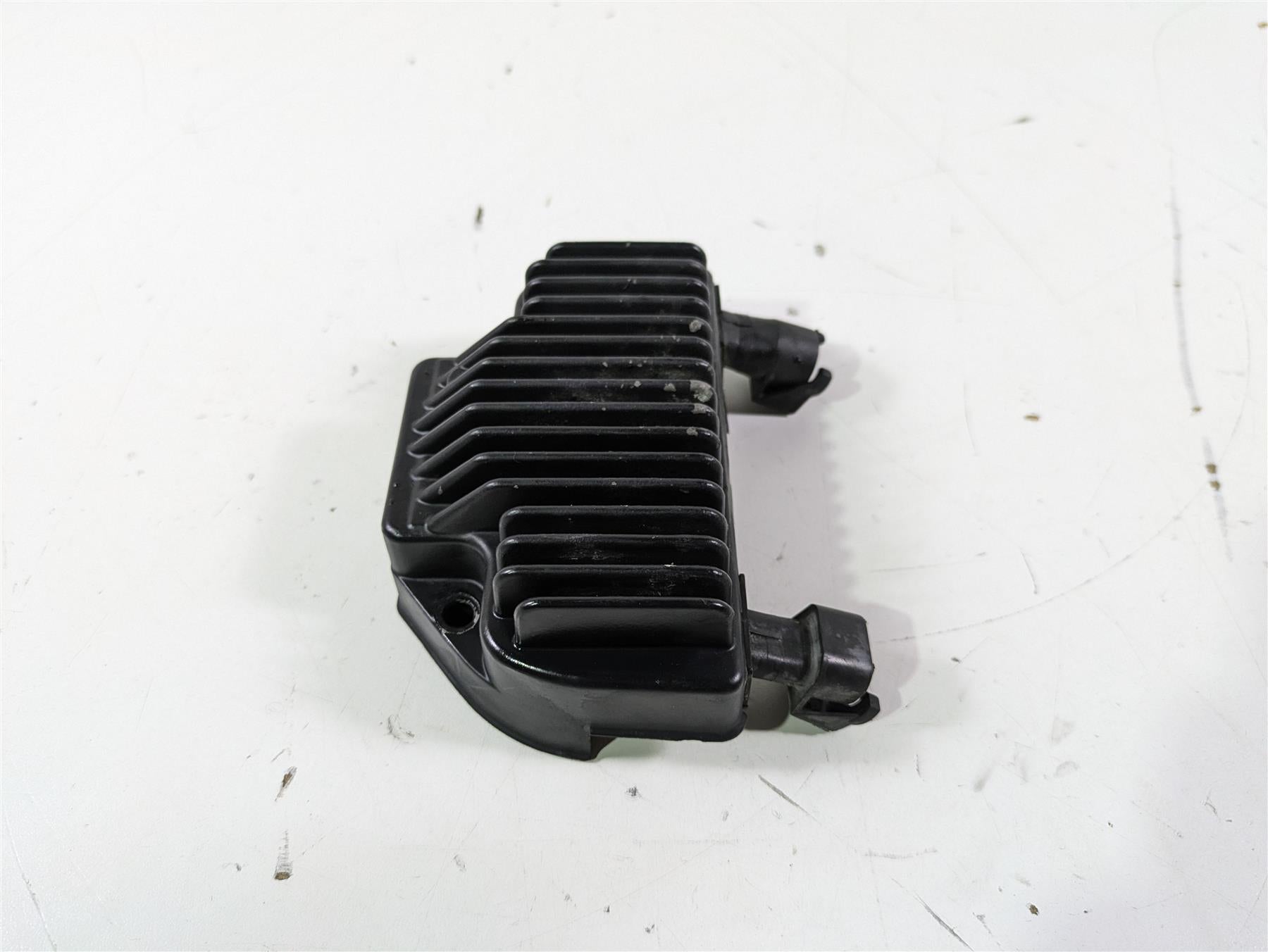 2015 Harley FXDL Dyna Low Rider Rectifier Voltage Regulator 74631-08A {{ shop.shopifyCountryName }} - Mototech271