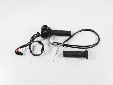 2024 Suzuki GSXR 600 Right Hand Control Switch & Throttle Grip 37200-47H30 {{ shop.shopifyCountryName }} - Mototech271