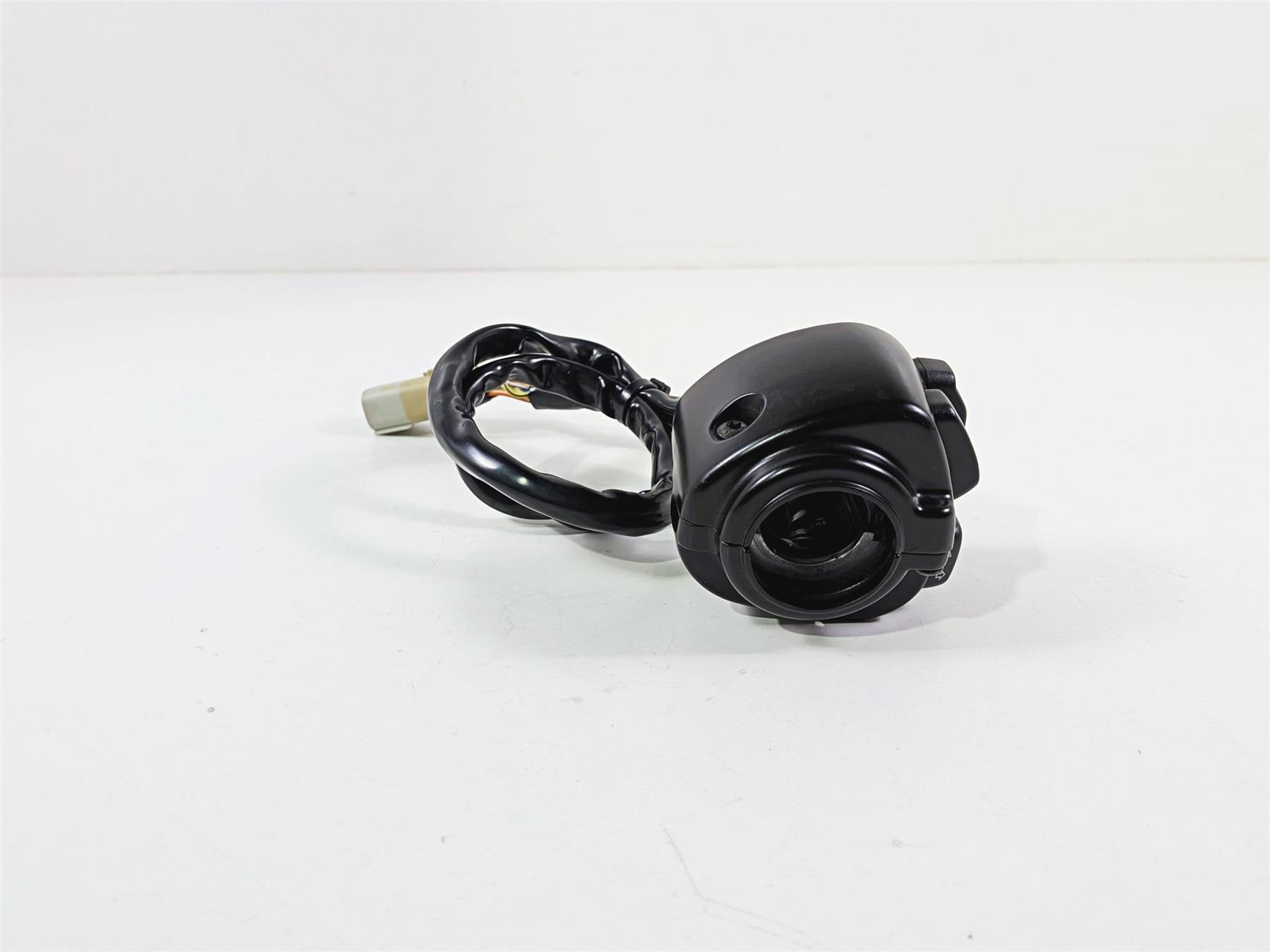 2011 Harley VRSCDX Night Rod Left Hand Turn Signal Control Switch 71682-06A {{ shop.shopifyCountryName }} - Mototech271
