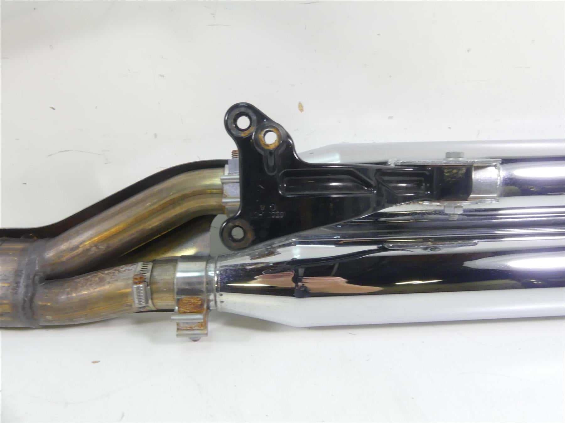 2009 Harley FXDF Dyna Fat Bob Oem Exhaust Header Muffler System 64984-08A {{ shop.shopifyCountryName }} - Mototech271