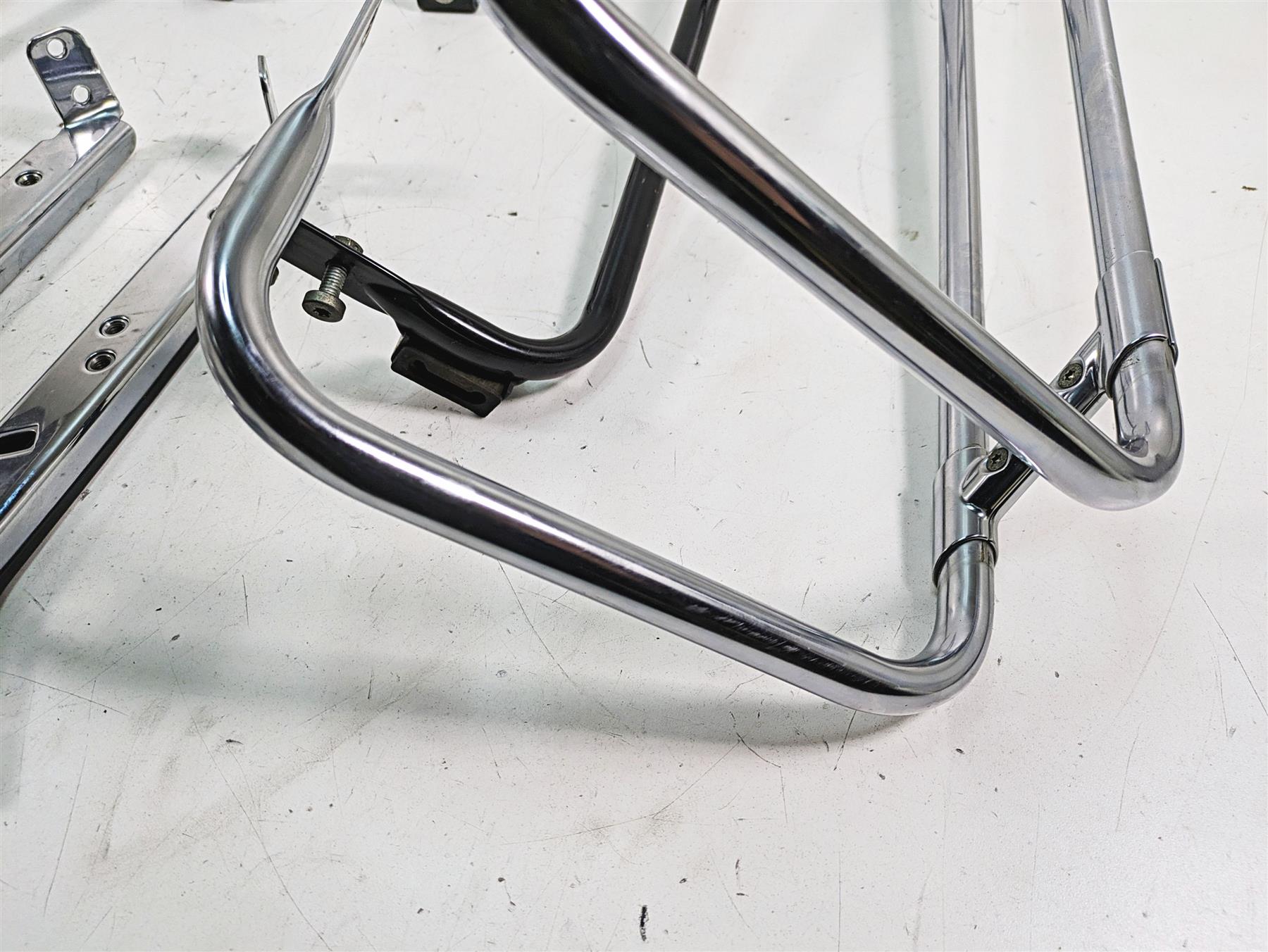 2008 Harley FLHTCU Electra Glide Saddlebag Guard Rail Support Set 49193-93 {{ shop.shopifyCountryName }} - Mototech271