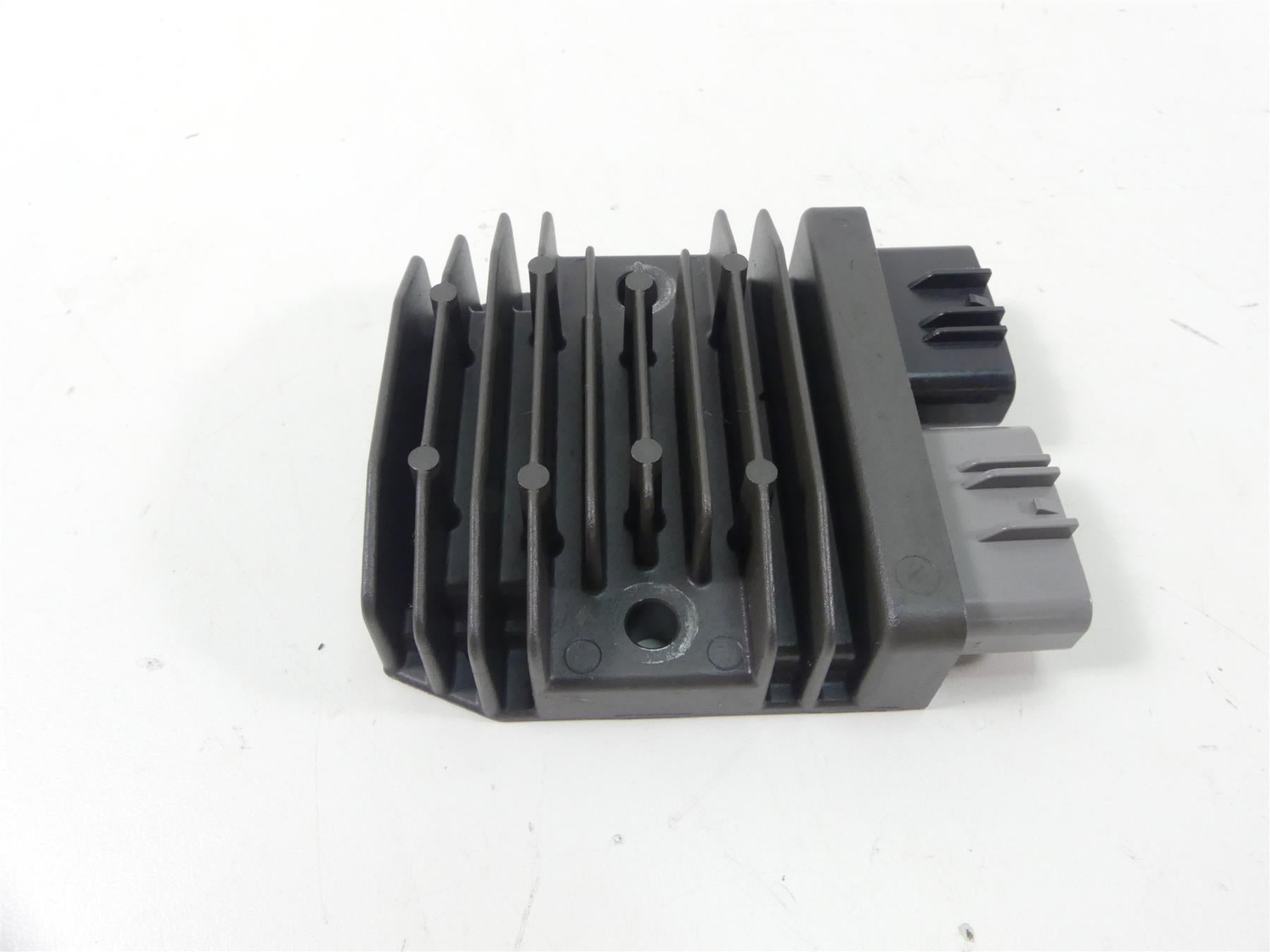 2017 Yamaha XT1200Z Super Tenere Rectifier Voltage Regulator 1D7-81960-01-00 {{ shop.shopifyCountryName }} - Mototech271