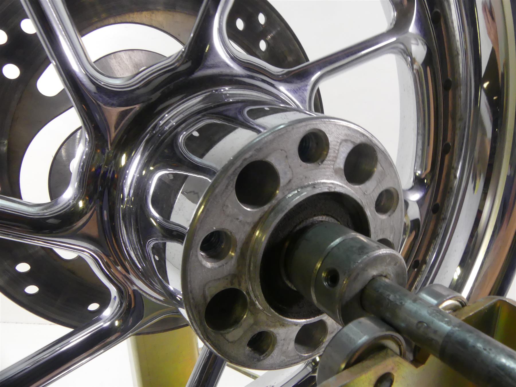 2007 Harley Touring FLHR SE CVO Road King Rear Chrome Wheel 17x4.5 42082-07 {{ shop.shopifyCountryName }} - Mototech271