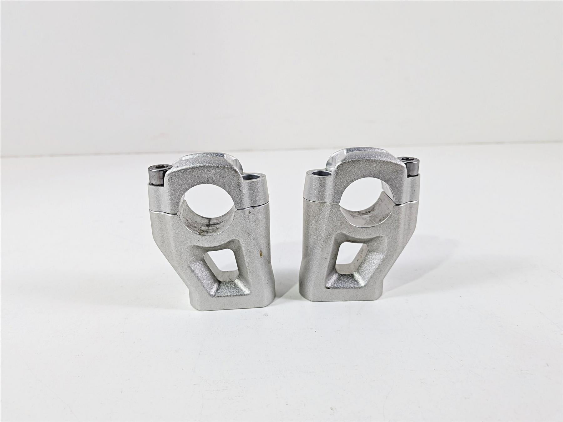 2022 Triumph Tiger 900 GT Pro Handlebar Riser Holder Clamp Set T2040813 {{ shop.shopifyCountryName }} - Mototech271