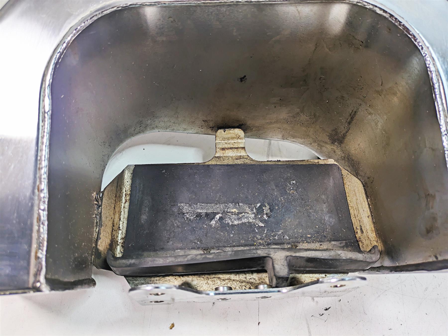 2000 Harley FXSTS Softail Springer Chrome Oil Tank Reservoir 62498-01A {{ shop.shopifyCountryName }} - Mototech271