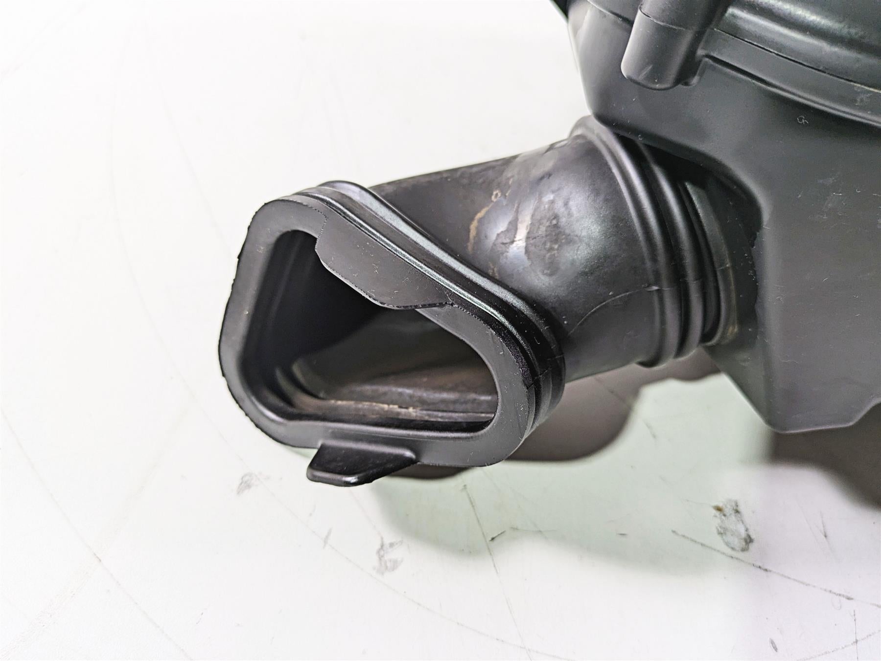 2015 Triumph Tiger Explorer XC Air Box Cleaner & Tubes Set T2209550 {{ shop.shopifyCountryName }} - Mototech271
