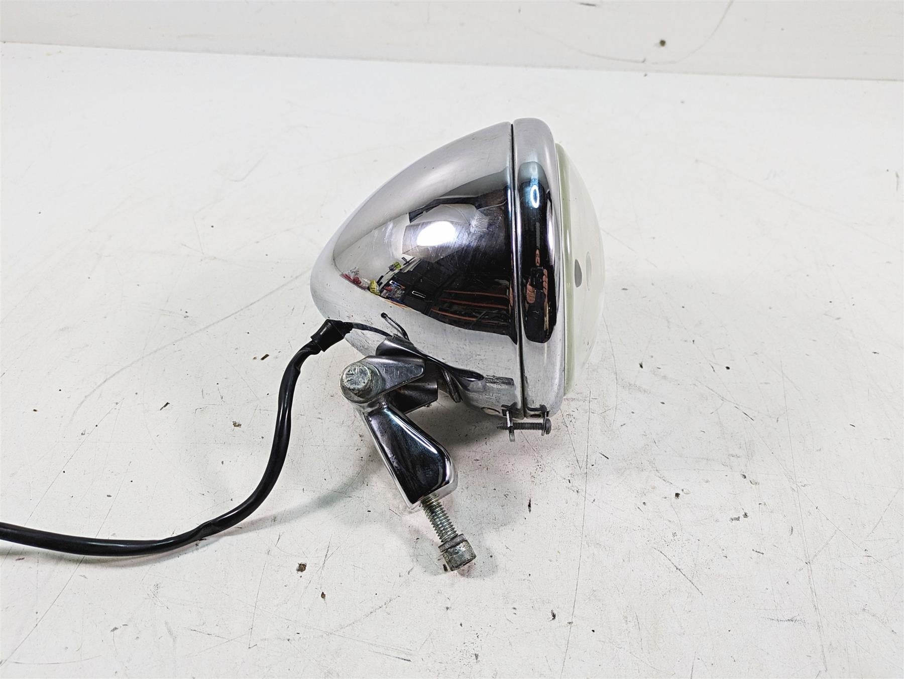 2007 Harley Sportster XL1200 C Headlight Head Light & Mount 5-3/4" 69681-07B {{ shop.shopifyCountryName }} - Mototech271