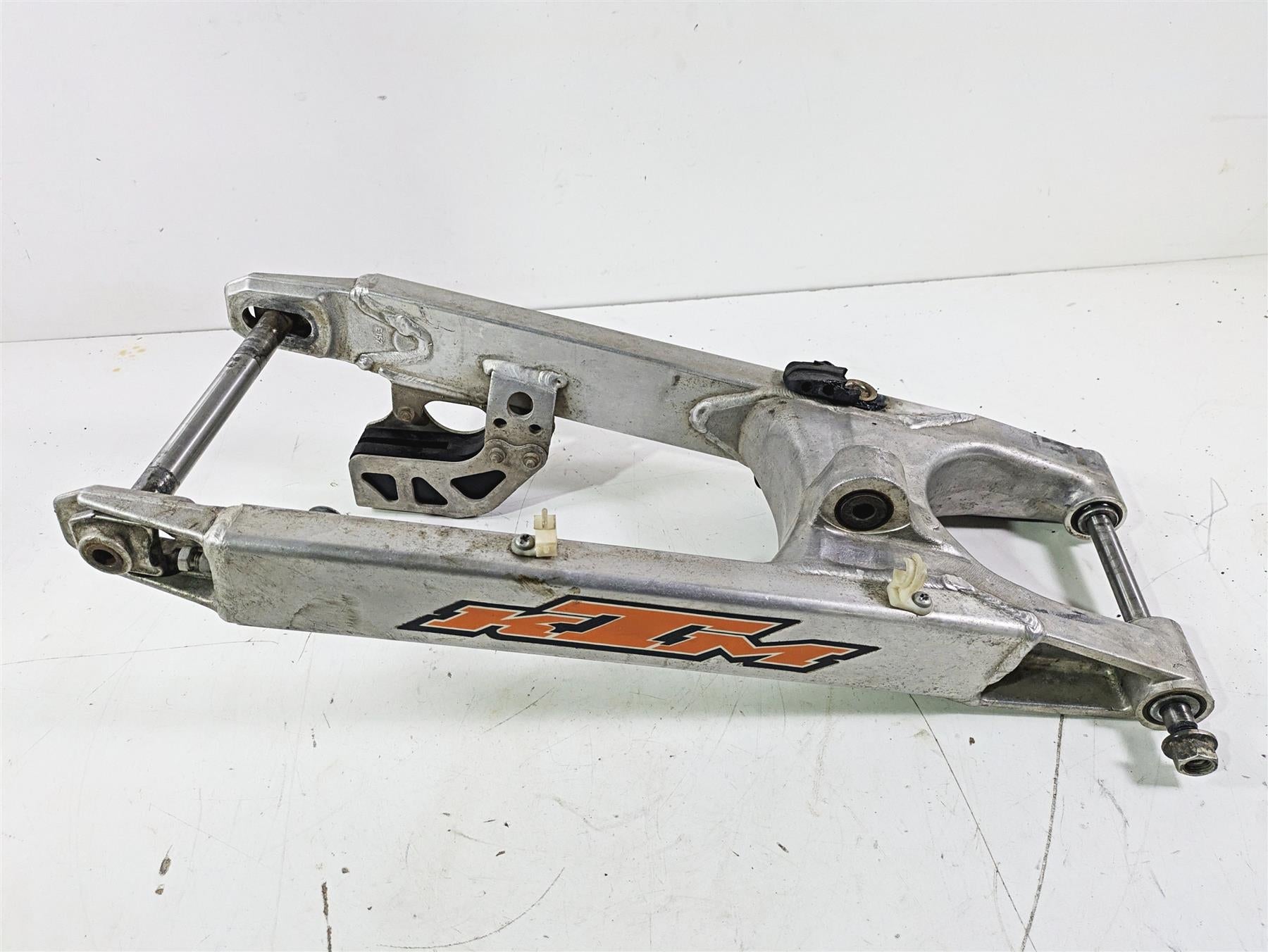 1998 KTM 380 SX MX Straight Swingarm Swing Arm & Rear Axle 50304030044 | Mototech271