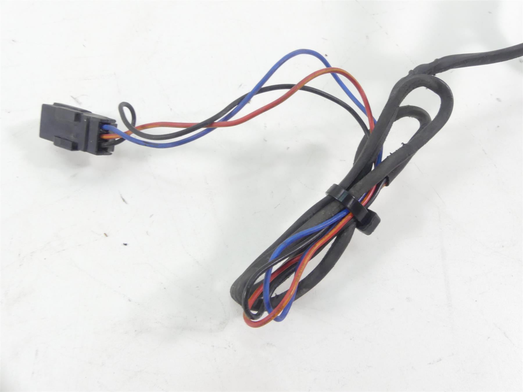 2012 Harley Touring FLHX Street Glide Air Wing Luggage Rack & Light 54283-09 {{ shop.shopifyCountryName }} - Mototech271