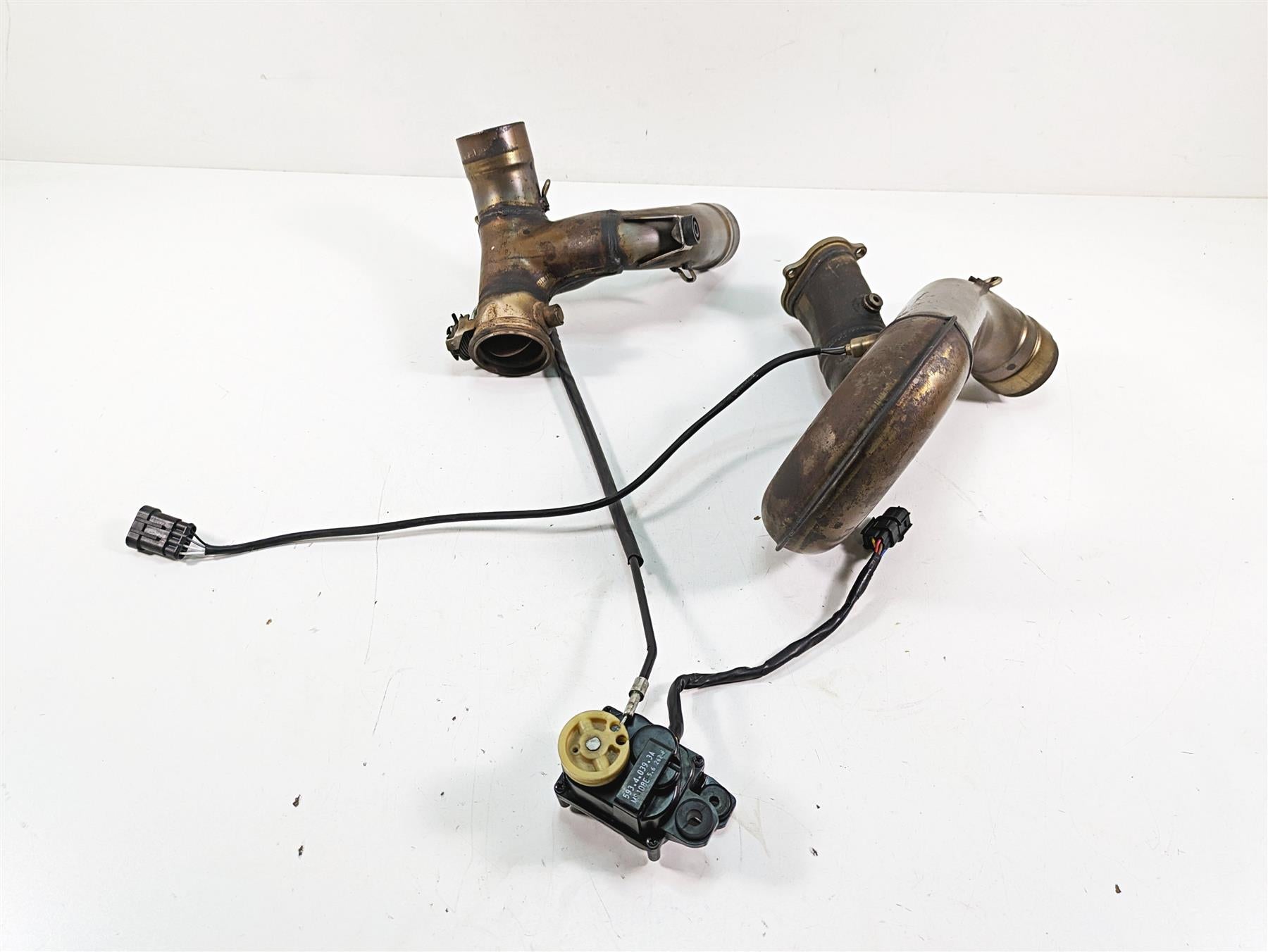 2016 Ducati Panigale 1299 S Exhaust Header Parts & Servo Set 57114422B 59340393A {{ shop.shopifyCountryName }} - Mototech271