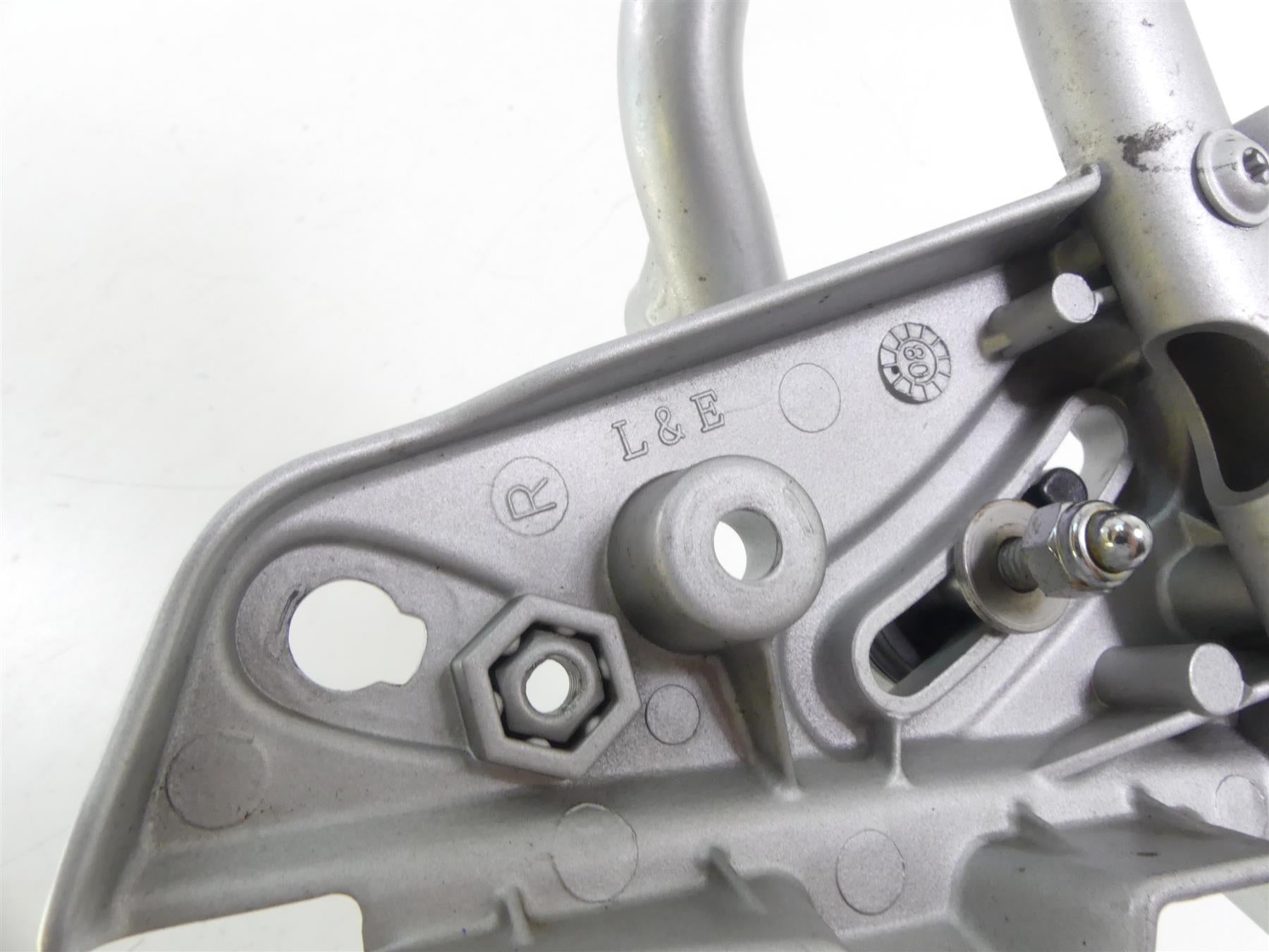 2009 BMW R1200GS K25 Windshield Mount Headlight Support Bracket 46637702712 {{ shop.shopifyCountryName }} - Mototech271