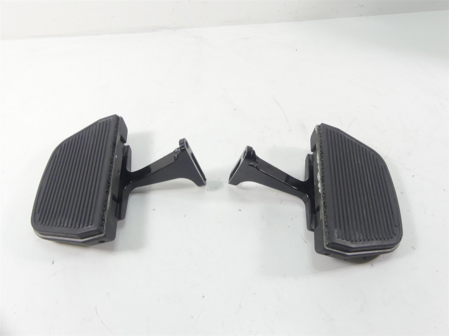 2014 Harley Touring FLHTK Electra Glide Rear Passenger Floor Board Set 52719-10 {{ shop.shopifyCountryName }} - Mototech271