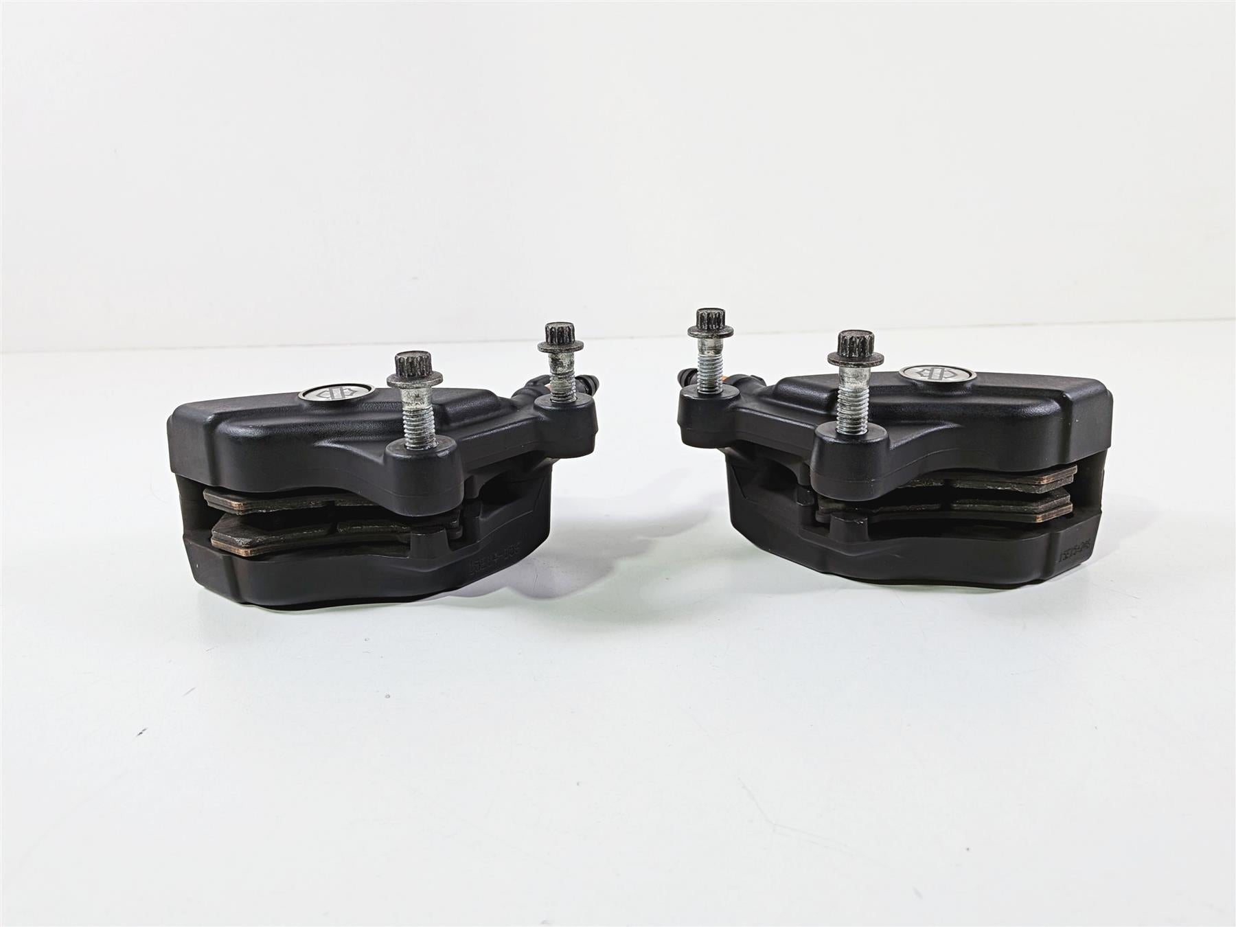 2016 Harley Touring FLHX Street Glide Brembo Front Brake Caliper Set 43027-08 {{ shop.shopifyCountryName }} - Mototech271