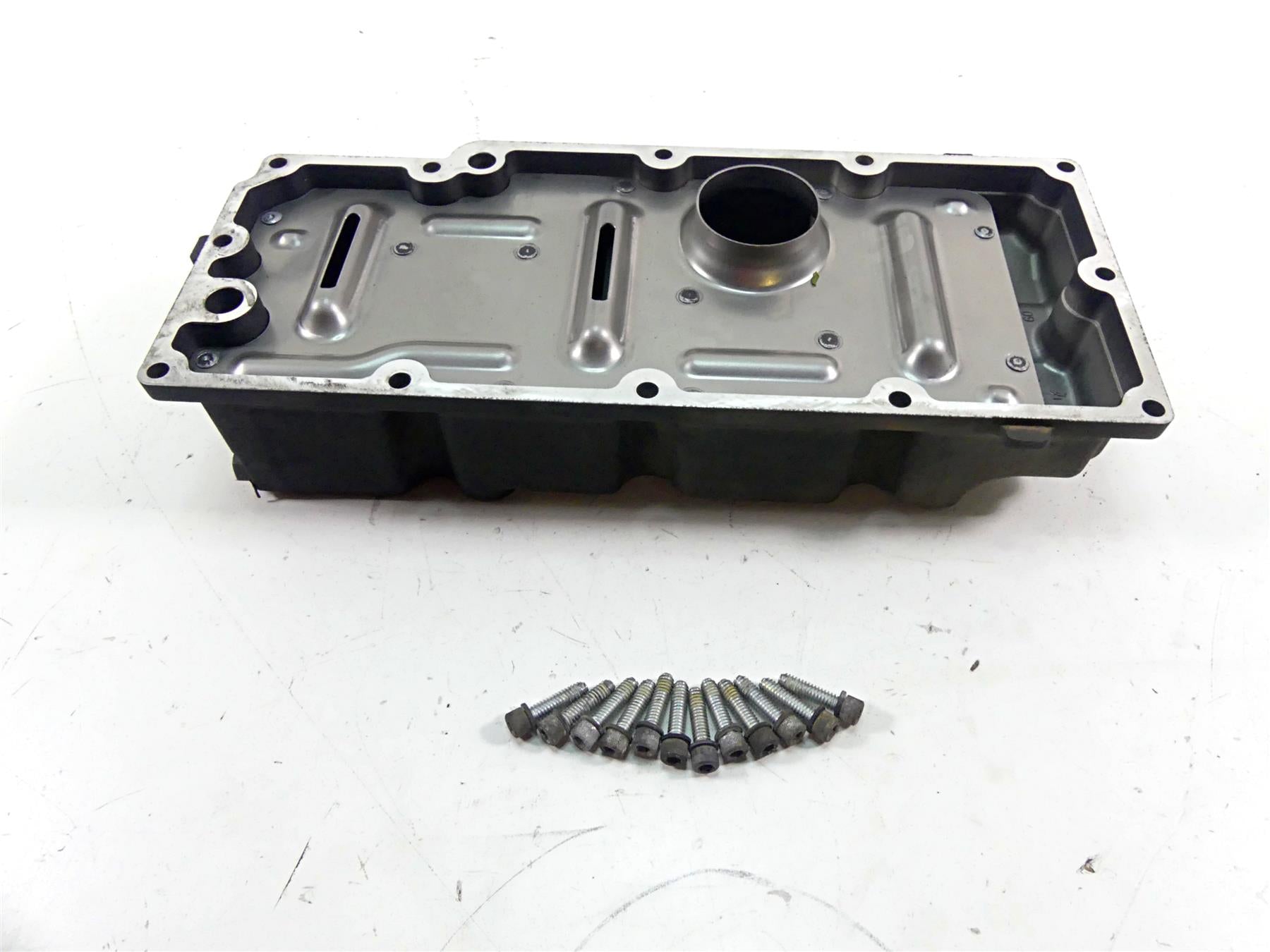 2011 Harley Touring FLTRX Road Glide Lower Engine Transmission Oil Pan 62711-99A {{ shop.shopifyCountryName }} - Mototech271