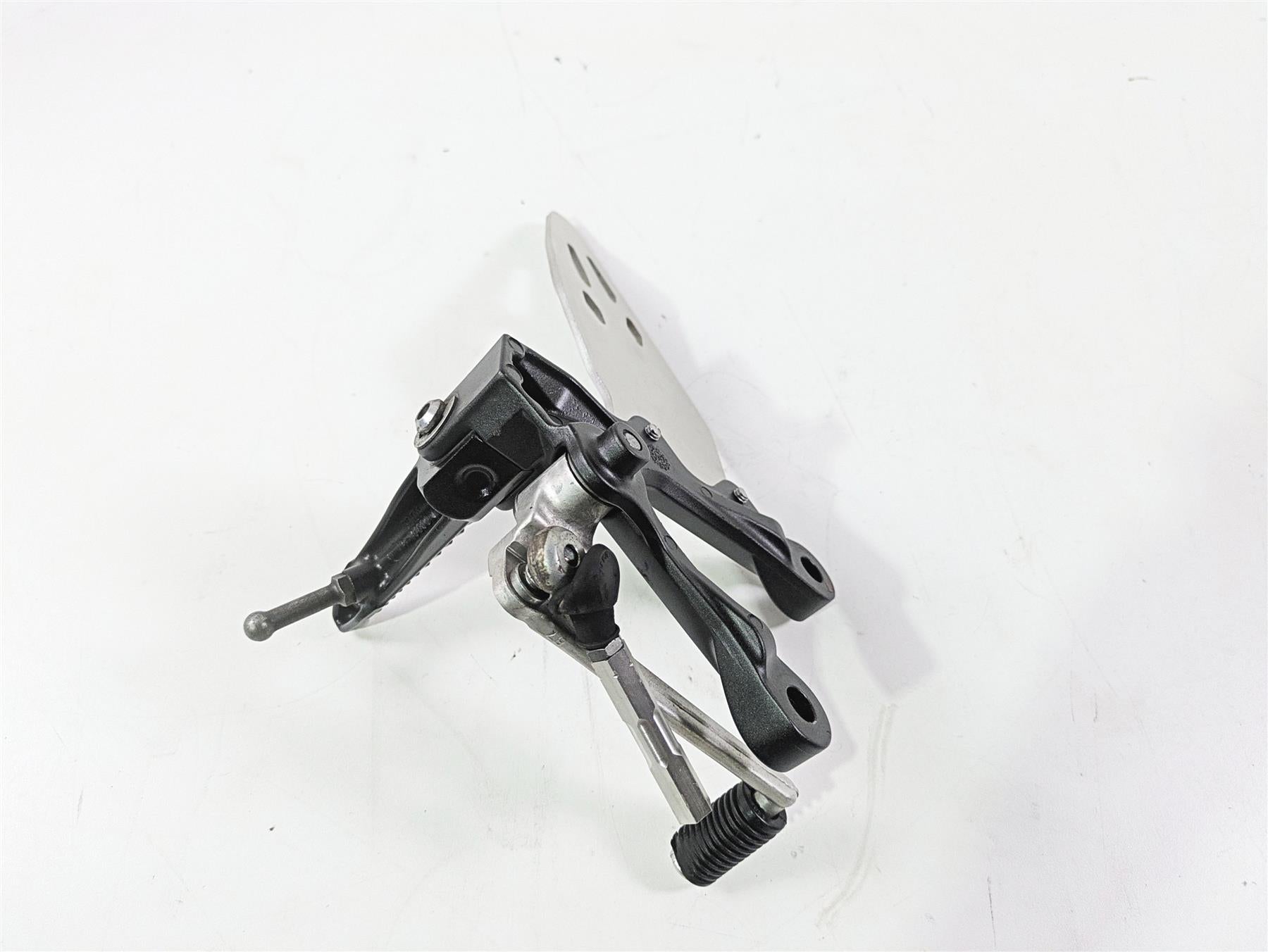 2020 Kawasaki ZX6R ZX636 Ninja Left Footpeg Foot Peg Shifter Set 35063-0160-18R {{ shop.shopifyCountryName }} - Mototech271