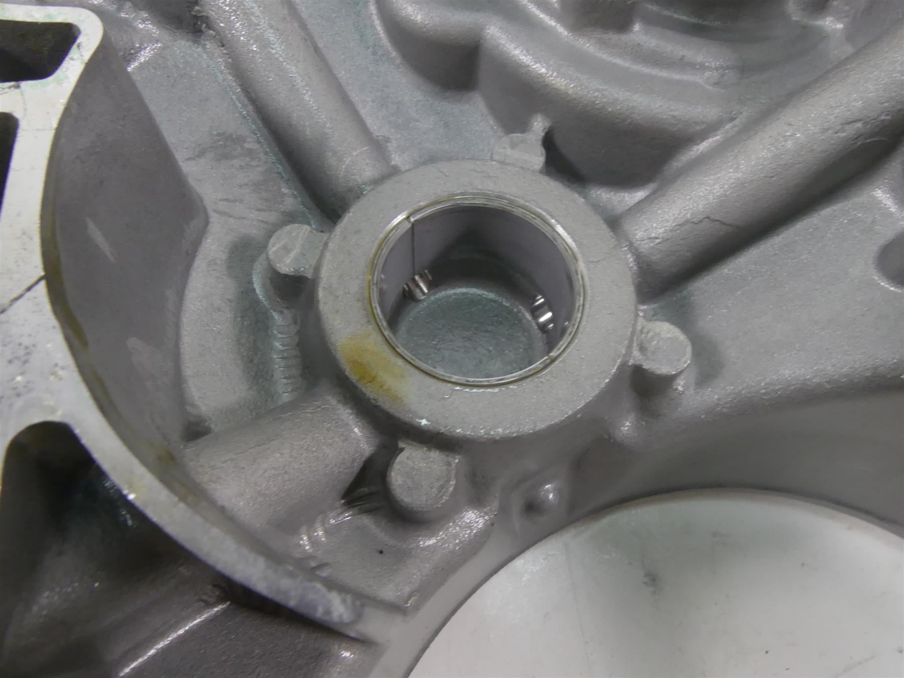 2004 Aprilia RSV1000 R Mille Engine Side Clutch Cover AP0610151 {{ shop.shopifyCountryName }} - Mototech271