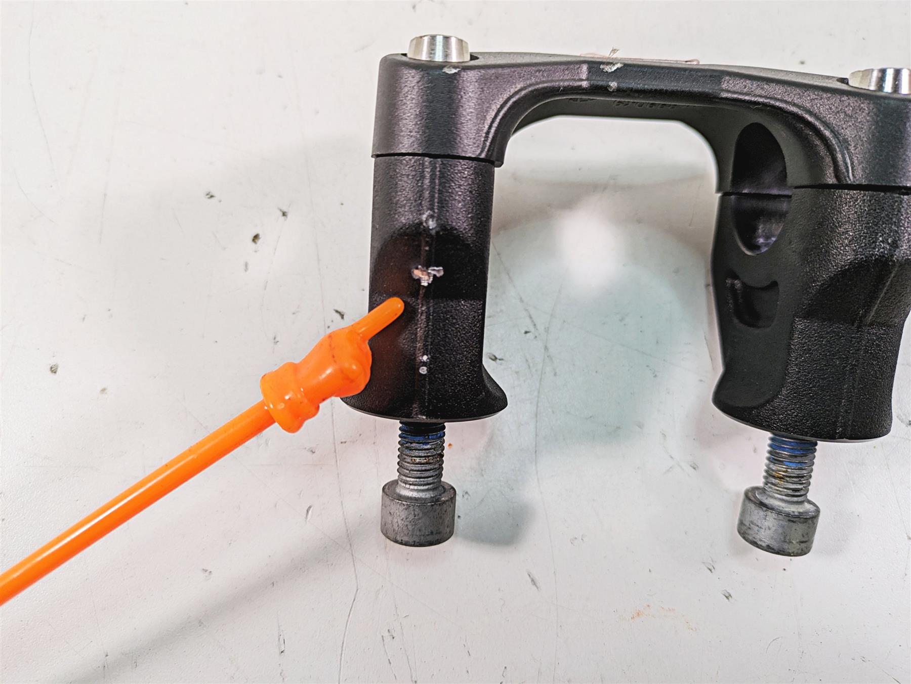 2020 Aprilia Tuono V4 Factory Handlebar Holder Riser Set 2B003986 2B003980 {{ shop.shopifyCountryName }} - Mototech271