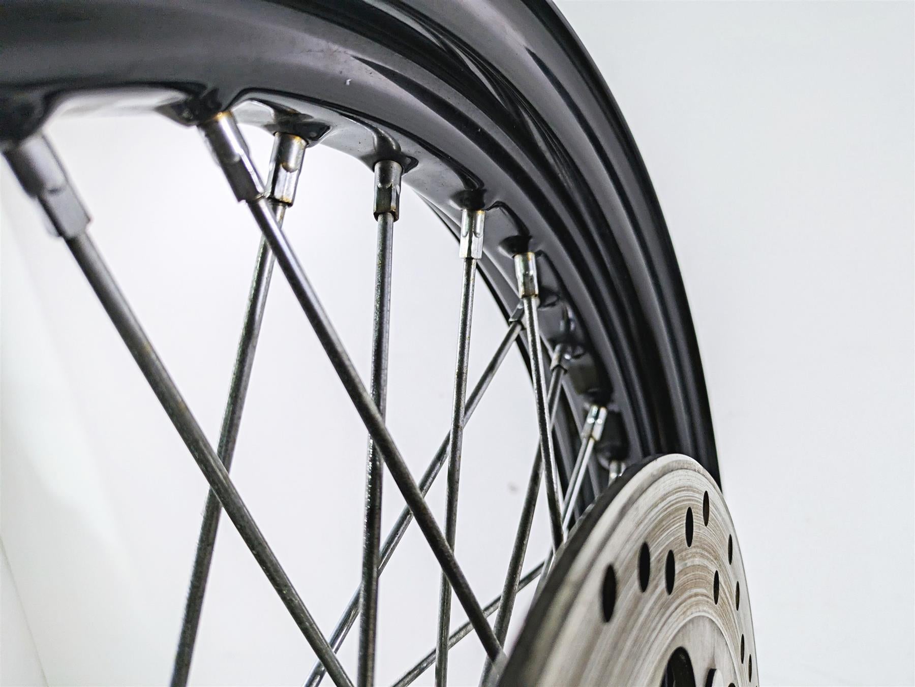 2017 Harley Dyna FXDB Street Bob 19x2.5 Front Wheel Spoke Rim - Read 41425-09 {{ shop.shopifyCountryName }} - Mototech271