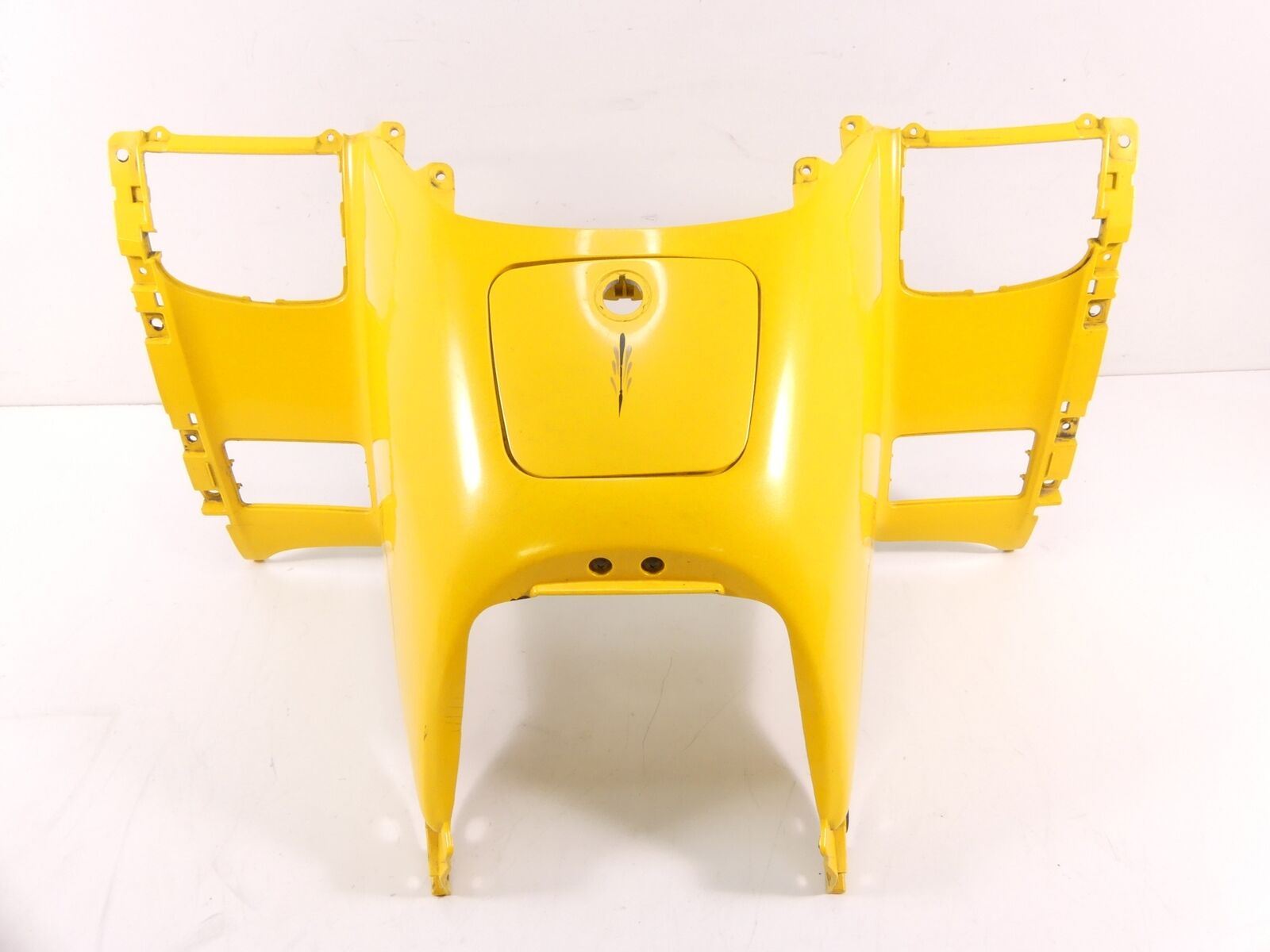 2002 Honda Goldwing GL1800 Main Middle Center Shelter Fairing 83152-MCA- 000ZD {{ shop.shopifyCountryName }} - Mototech271