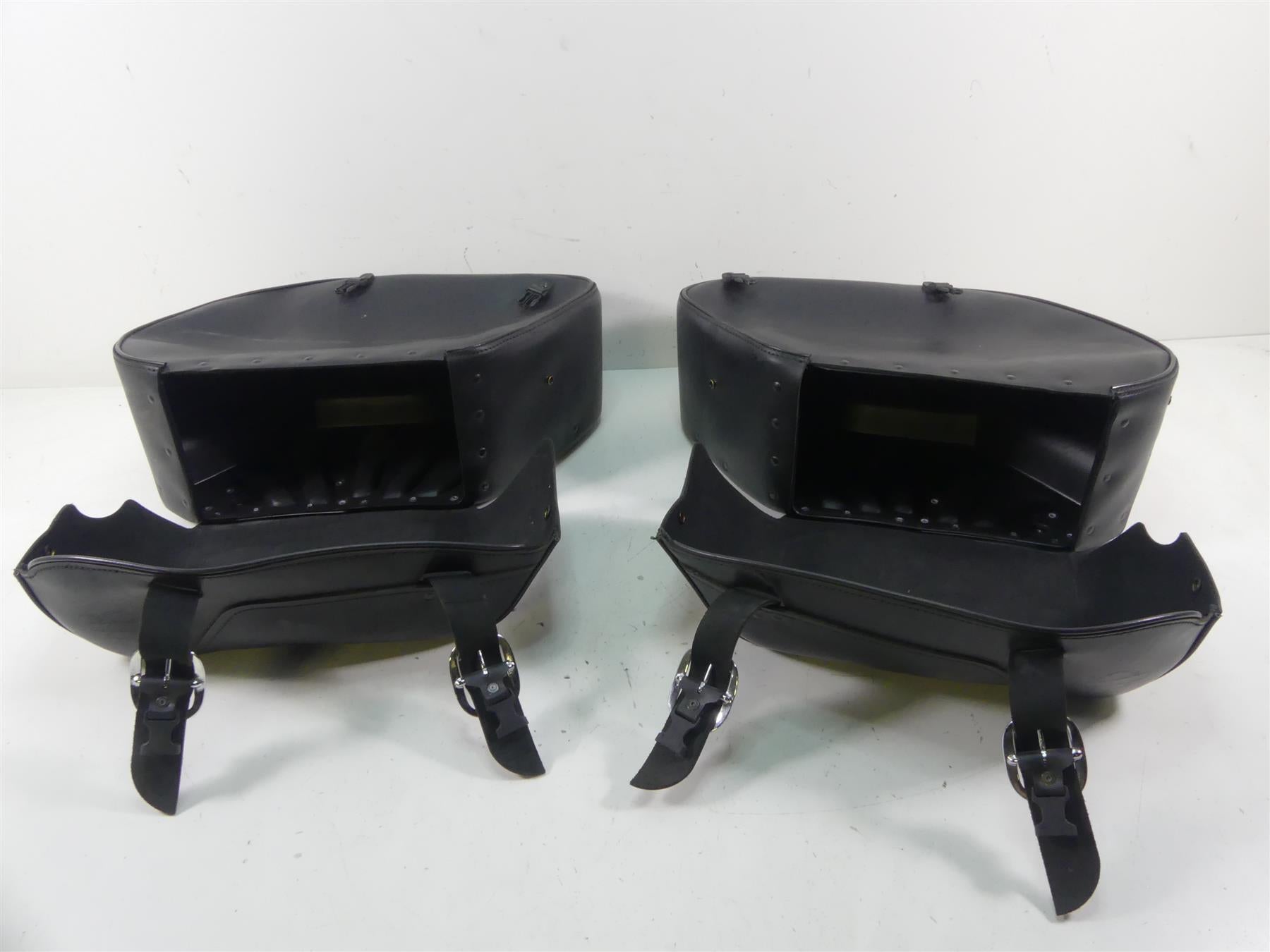 2014 Harley FXDL Dyna Low Rider Oem Leather Saddle Bag & Blinker Set 90369-06 {{ shop.shopifyCountryName }} - Mototech271