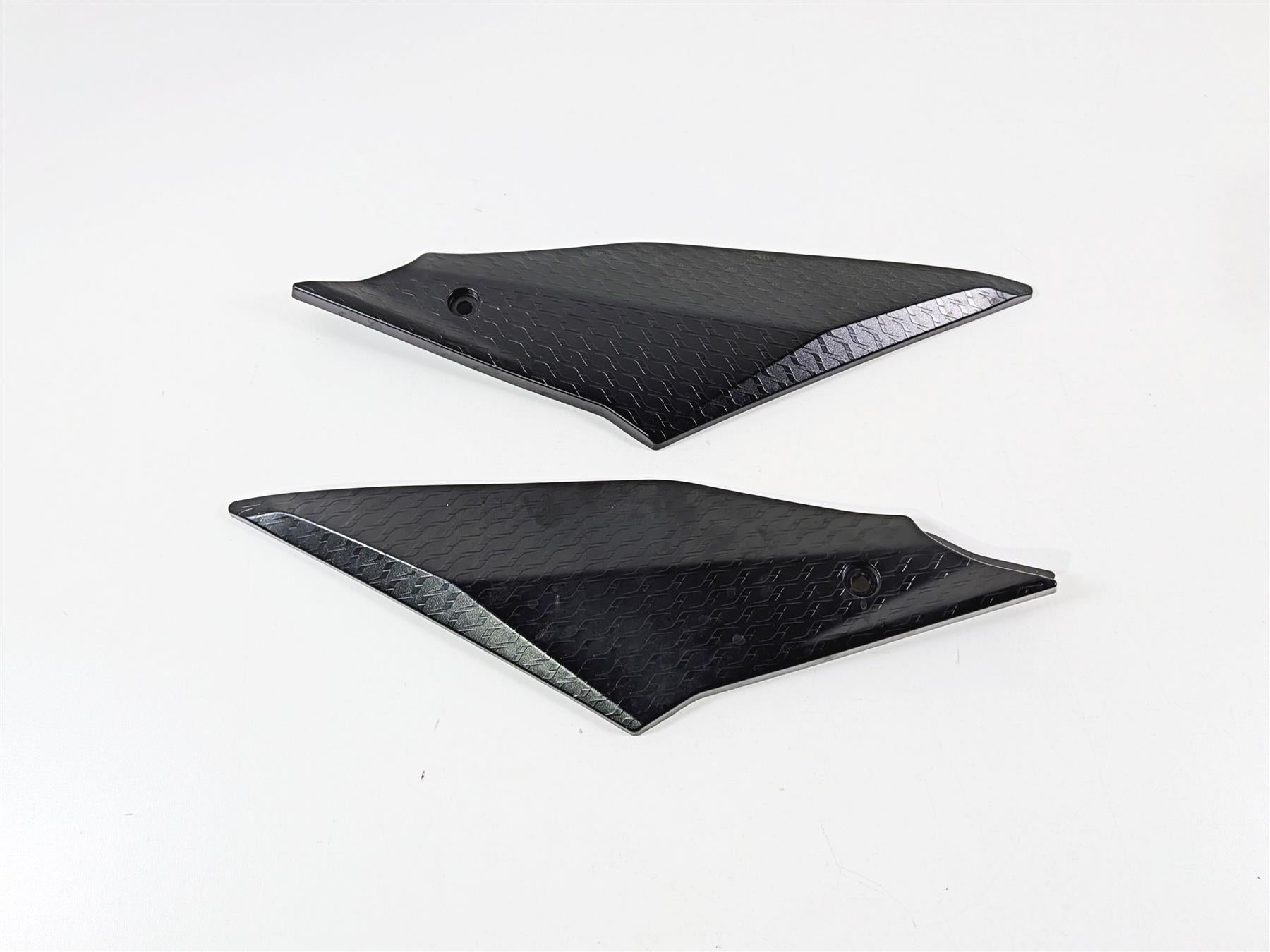 2016 Yamaha YZF R1 RN32 Left Right Gas Tank Cover Fairing 2CR-24129-00 {{ shop.shopifyCountryName }} - Mototech271