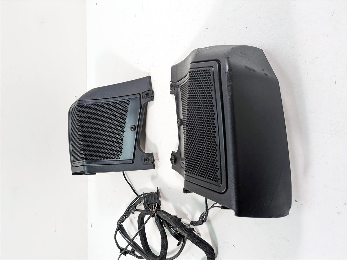 2011 Victory Cross Country Trunk Speaker & Cover Set 5438425 {{ shop.shopifyCountryName }} - Mototech271
