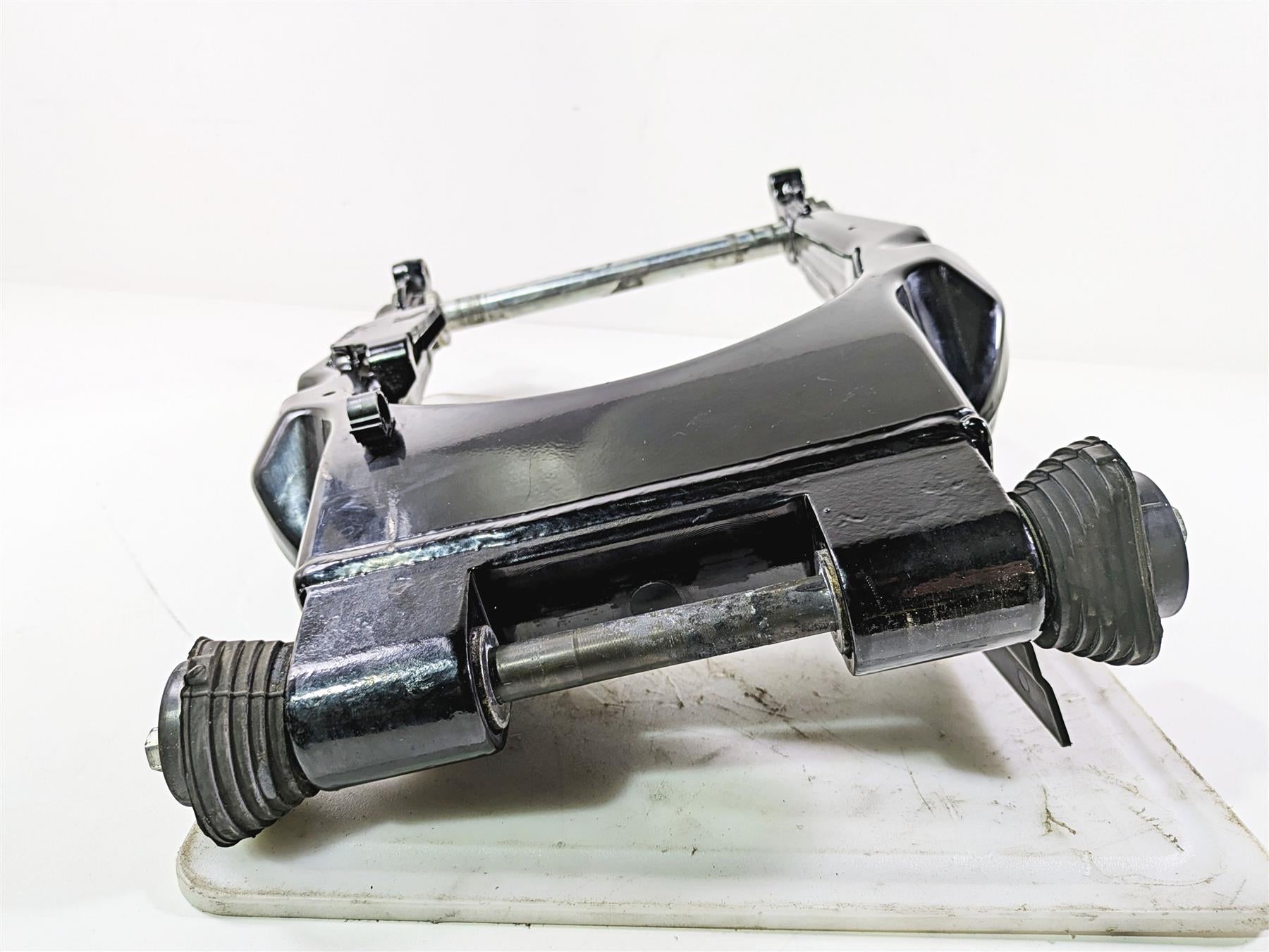 2010 Harley Touring FLHTK Electra Glide Swingarm Swing Arm Axle 47549-09A {{ shop.shopifyCountryName }} - Mototech271