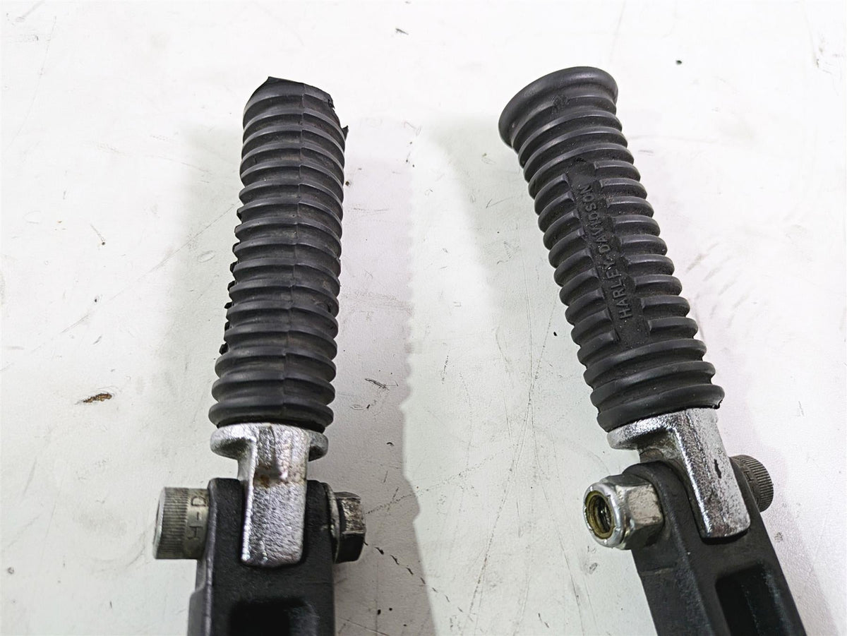 2016 Harley FXDL Dyna Low Rider Rear Passenger Footpeg Set 49224-06A 49230-06 {{ shop.shopifyCountryName }} - Mototech271