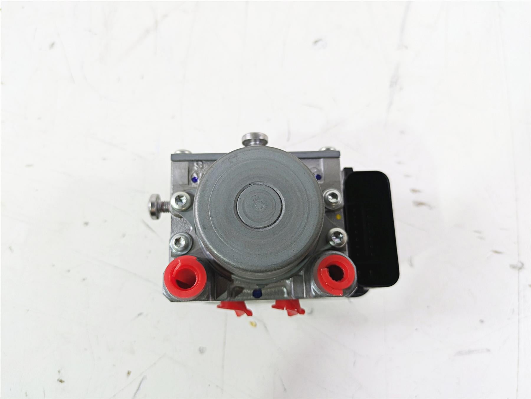 2020 Triumph Daytona 765 Moto2 Abs Brake Pump Unit Module T2022854 {{ shop.shopifyCountryName }} - Mototech271
