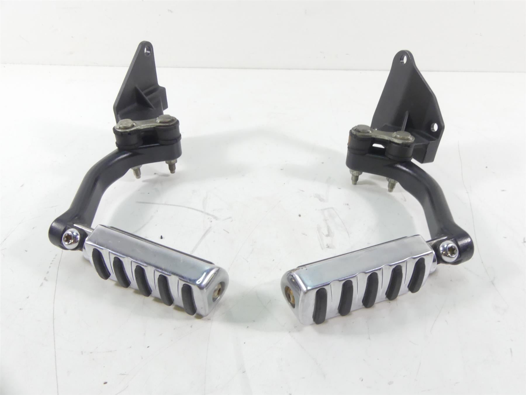 2013 Harley Davidson VRSCF Muscle Passenger Footpeg Foot Pegs 50822-09 50826-09 {{ shop.shopifyCountryName }} - Mototech271