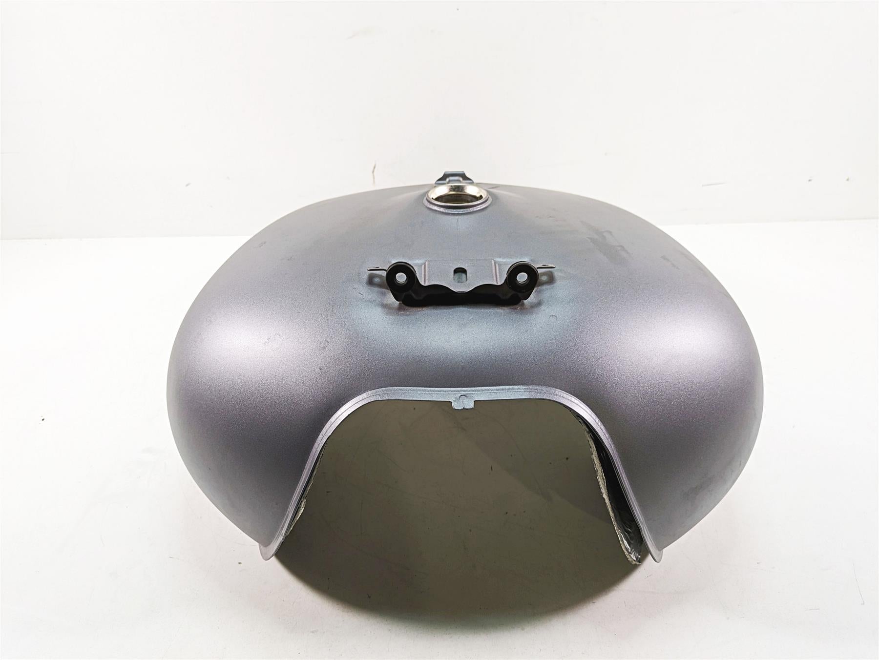 2016 Suzuki M109R VZR1800 Fuel Gas Petrol Tank - Read 49100-48G30-PGZ {{ shop.shopifyCountryName }} - Mototech271