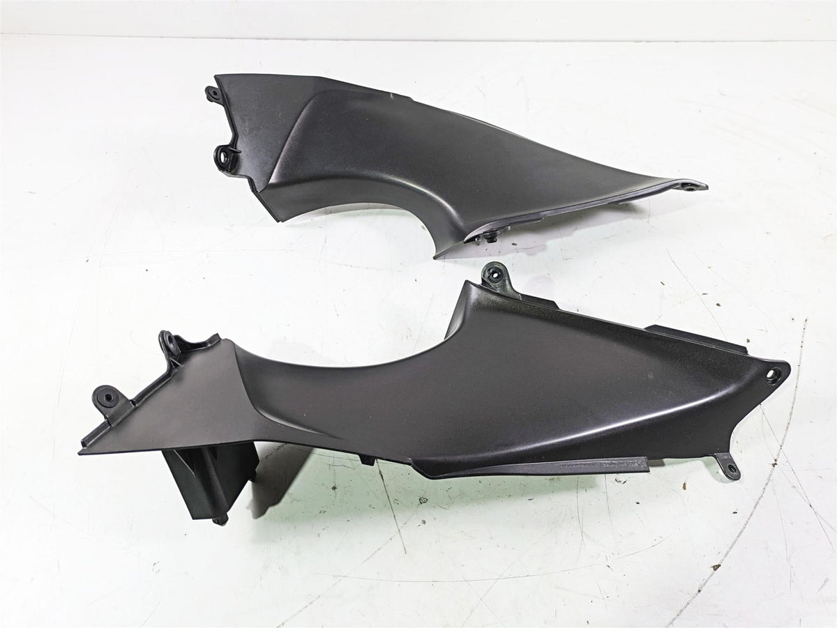 2005 Kawasaki ZX12R Ninja Upper Inner Air Duct Cover Set 55028-1435 {{ shop.shopifyCountryName }} - Mototech271