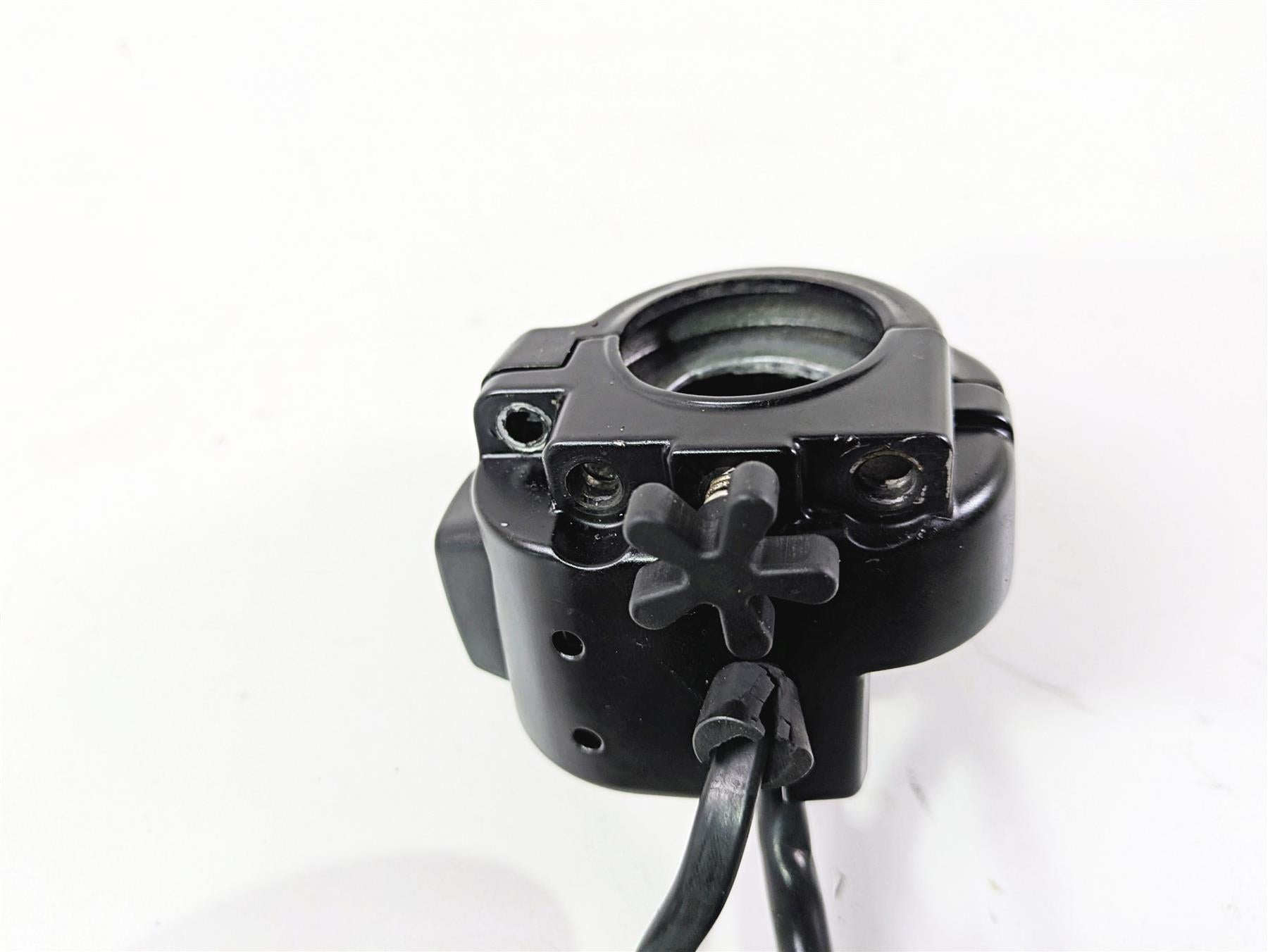 2015 Harley FXDF Dyna Fat Bob Right Hand Control Switch Start Blinker 72944-12 {{ shop.shopifyCountryName }} - Mototech271