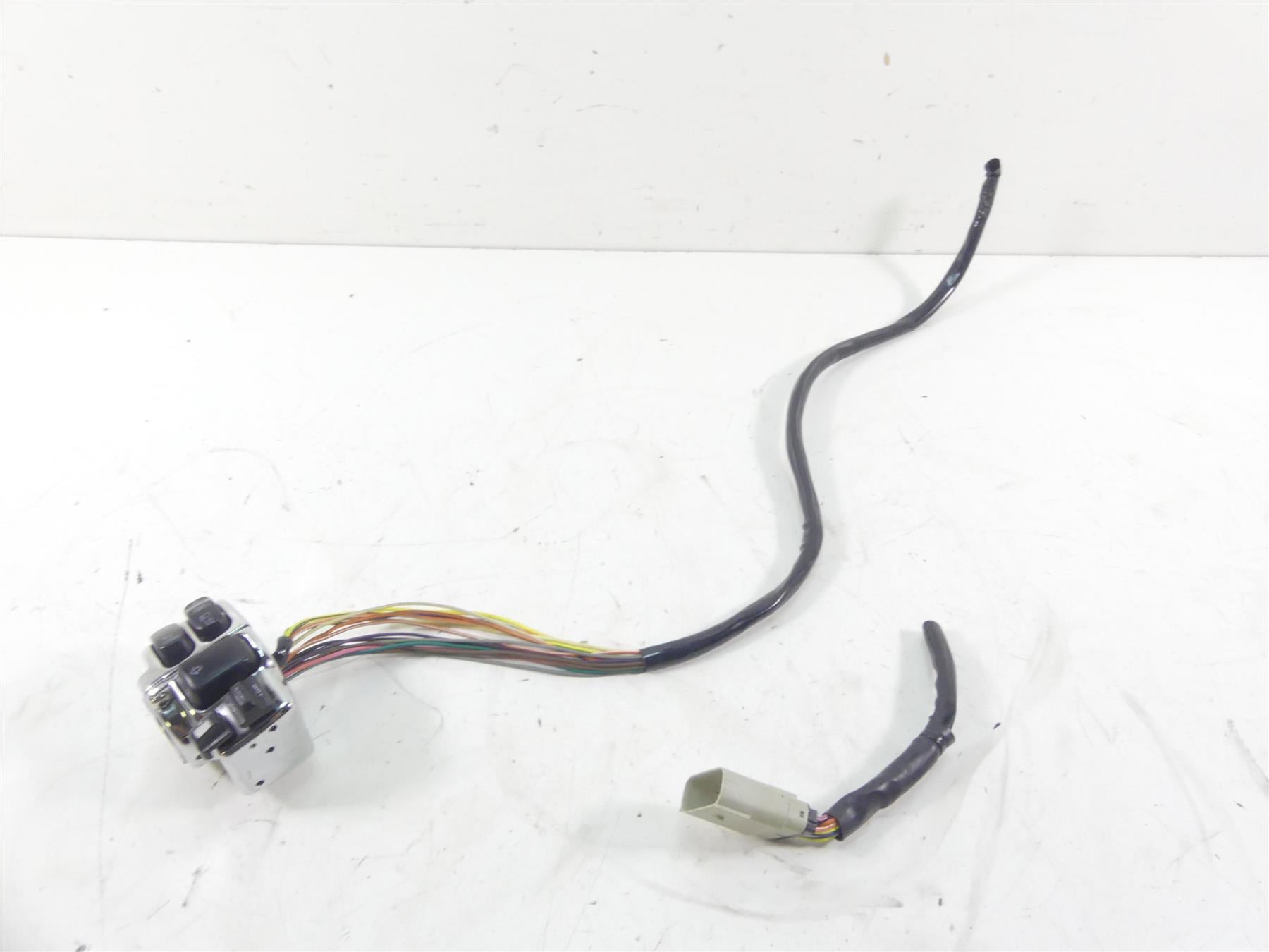 2007 Harley FLHTCU SE2 CVO Electra Glide Left Hand Control Switch 71682-06A {{ shop.shopifyCountryName }} - Mototech271