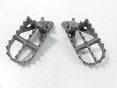 2011 BMW R1200GS K255 Adv Front Rider Driver Footpeg Footrest Set 46717694557 {{ shop.shopifyCountryName }} - Mototech271