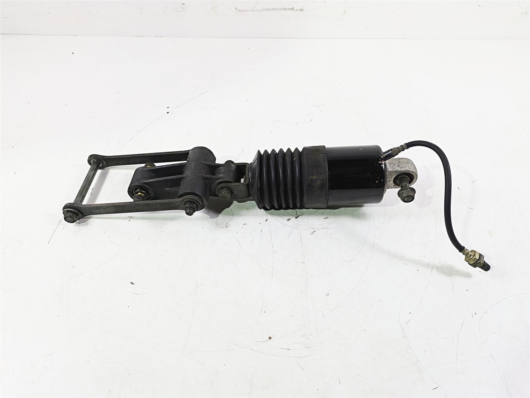2004 Yamaha XVZ1300 Royal Star Rear Shock Damper & Links 4XY-22210-00-00 {{ shop.shopifyCountryName }} - Mototech271